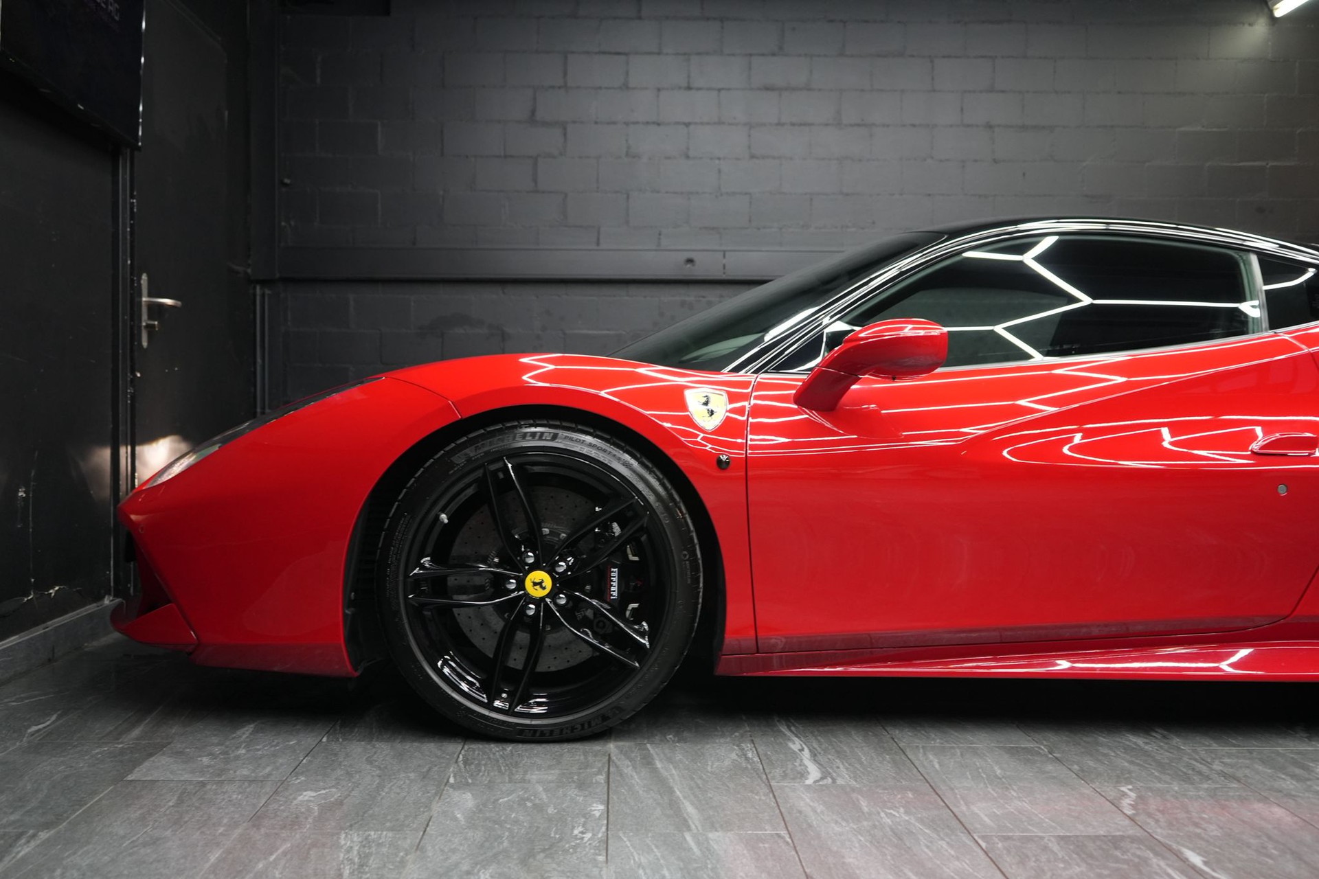 FERRARI 488 GTB 3.9 V8-image-7