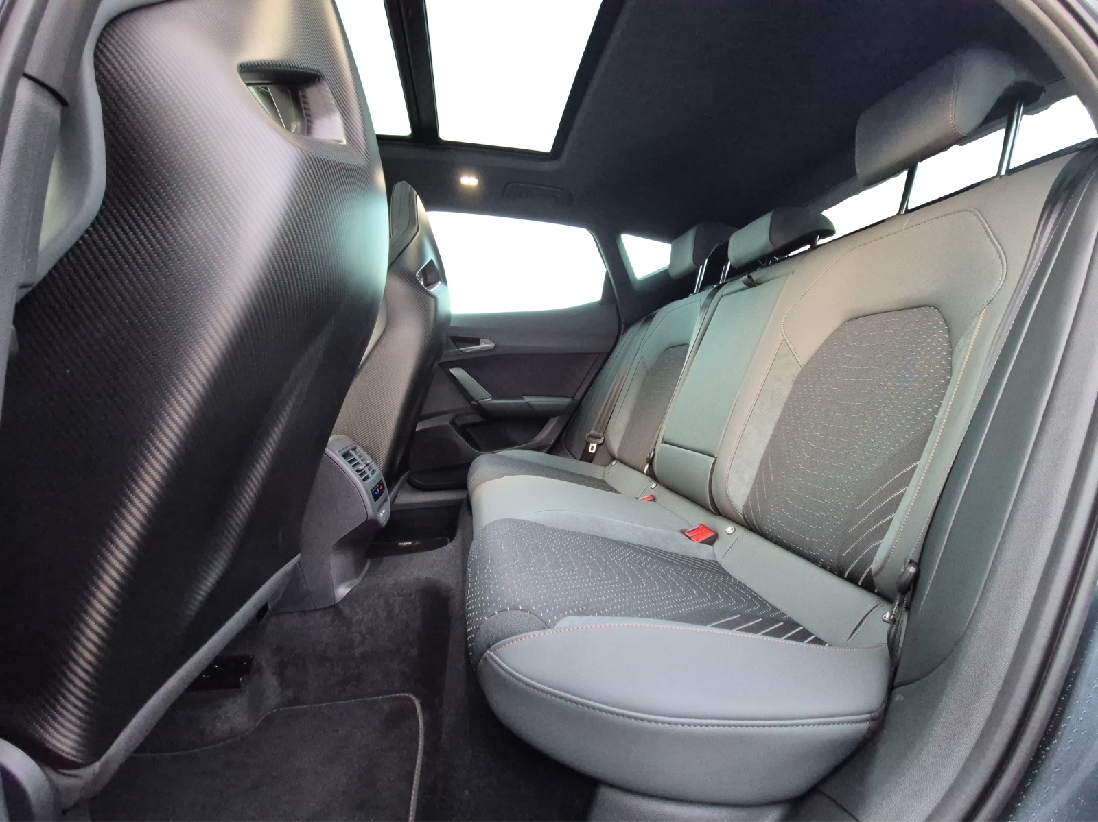 CUPRA Formentor XT 2.0TSI 333P 2000ccm 333PS/245kW 4 Zylinder TSI Benzin-image-9