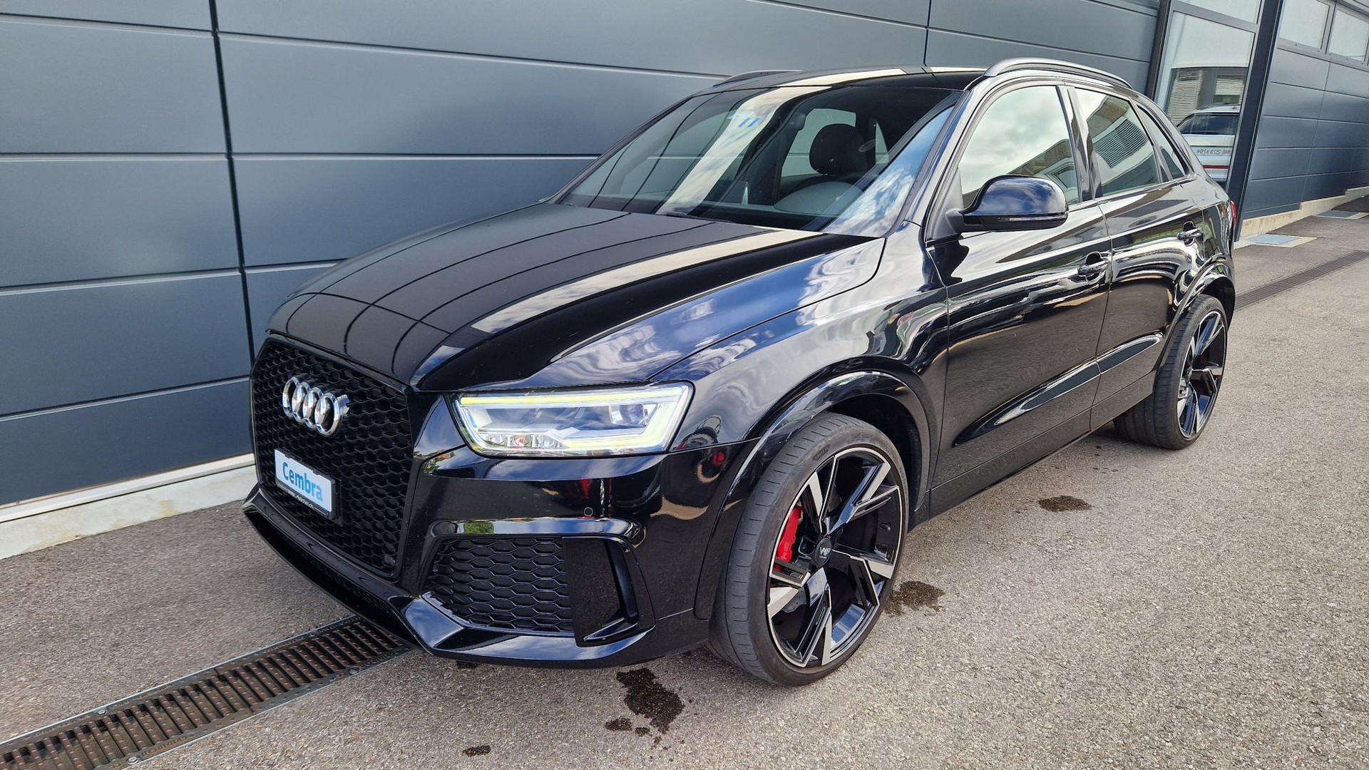 AUDI RS Q3-image-0