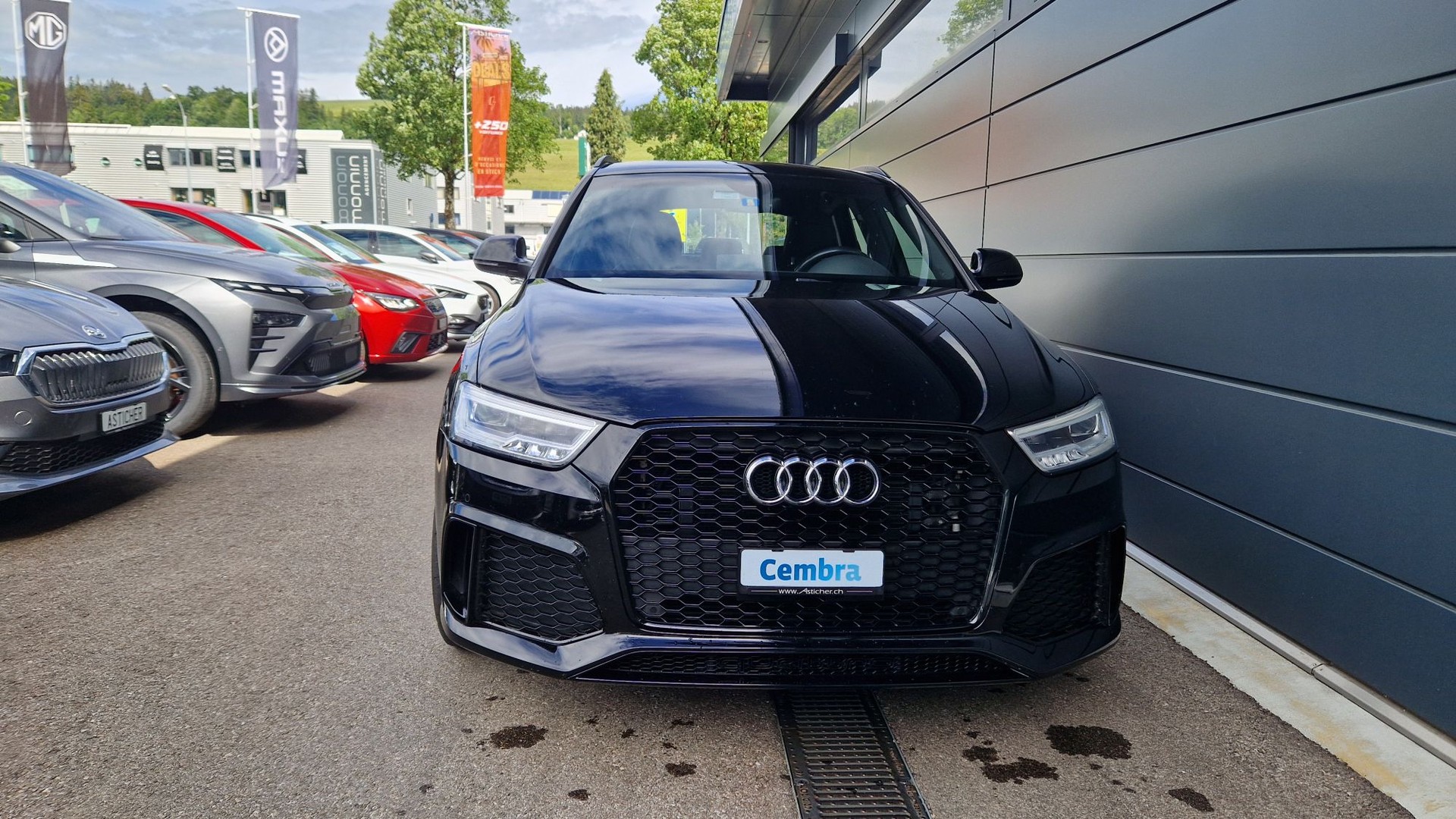 AUDI RS Q3-image-3