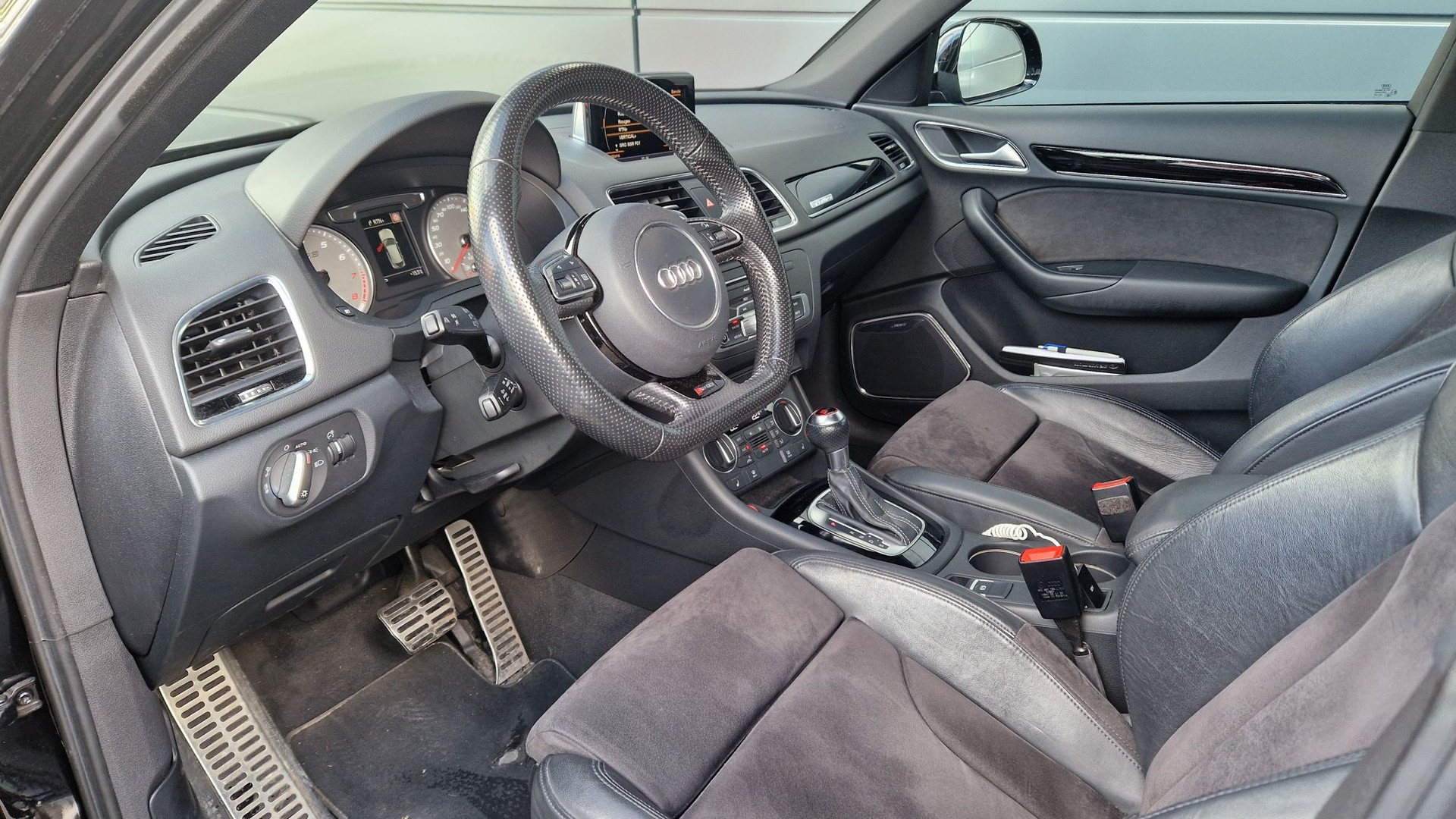 AUDI RS Q3-image-8
