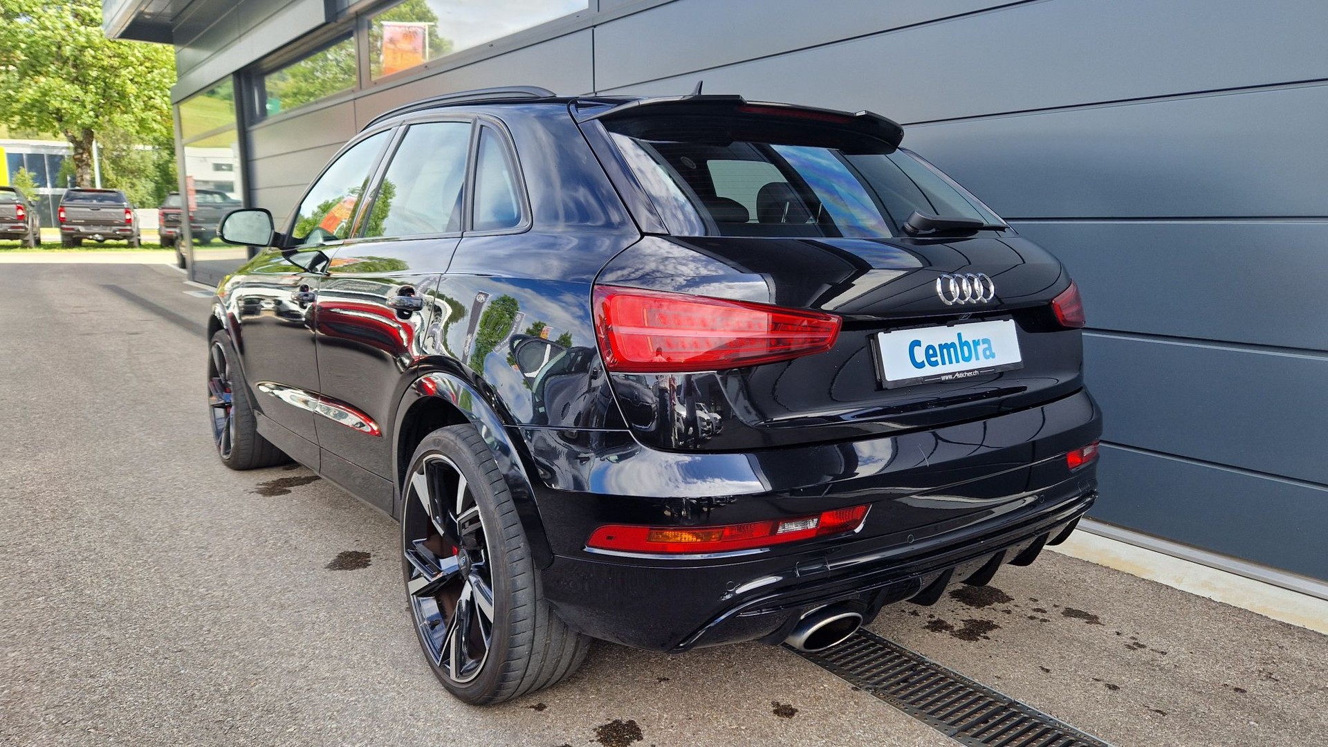 AUDI RS Q3-image-1