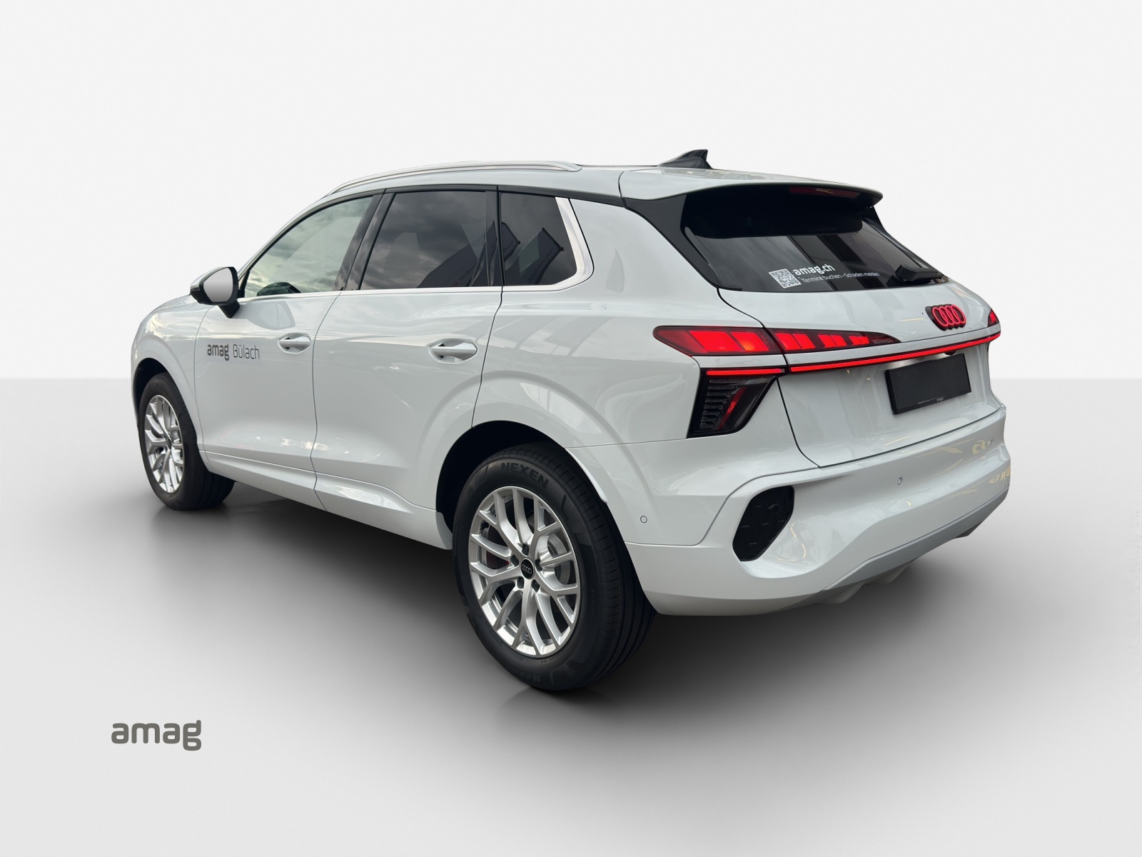 AUDI Q3 SUV 110 kW TFSI S tronic-image-2