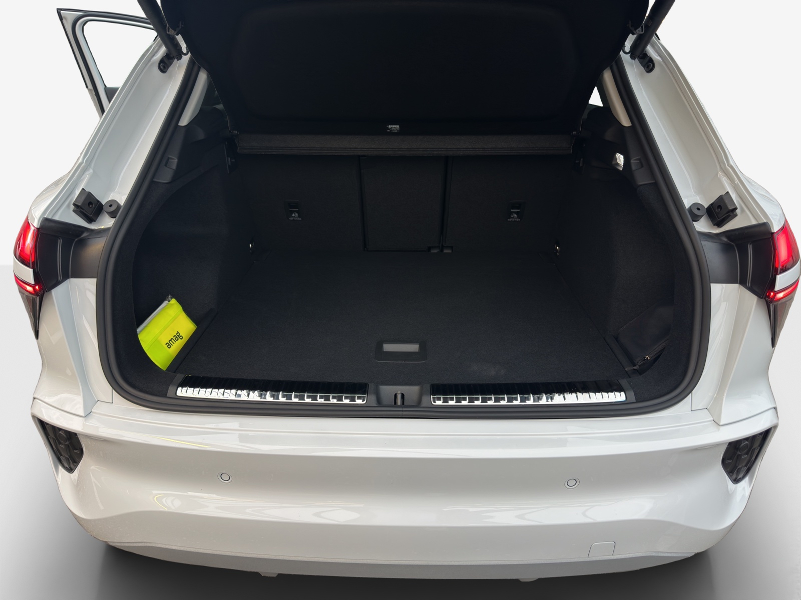 AUDI Q3 SUV 110 kW TFSI S tronic-image-12