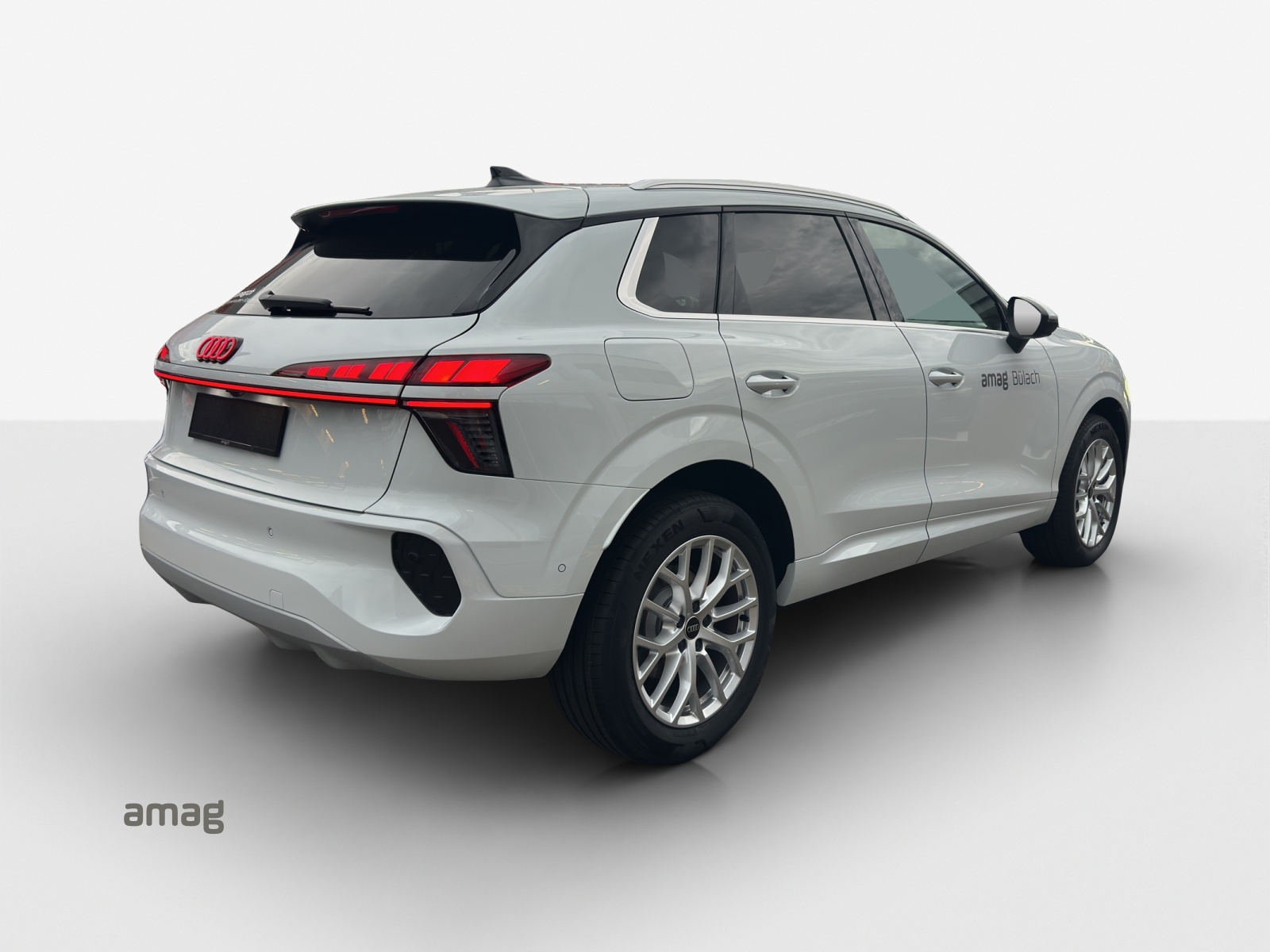 AUDI Q3 SUV 110 kW TFSI S tronic-image-4