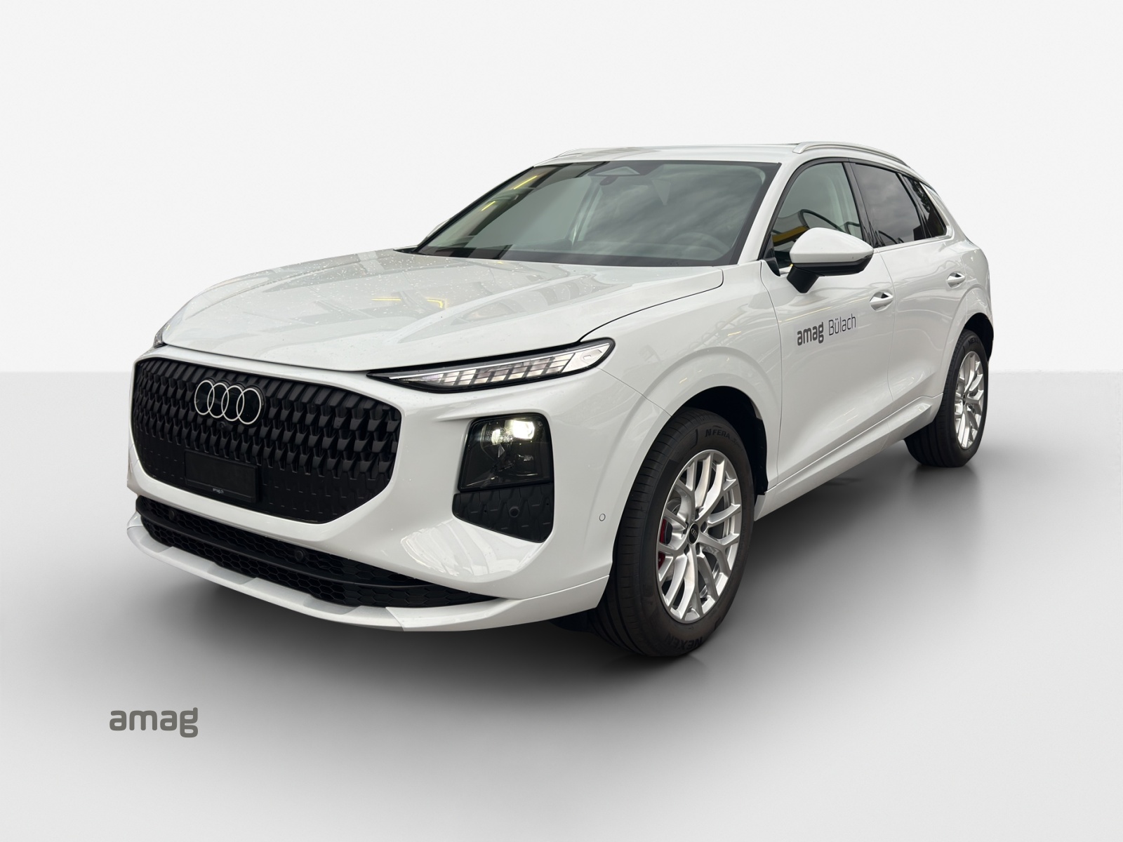 AUDI Q3 SUV 110 kW TFSI S tronic-image-0