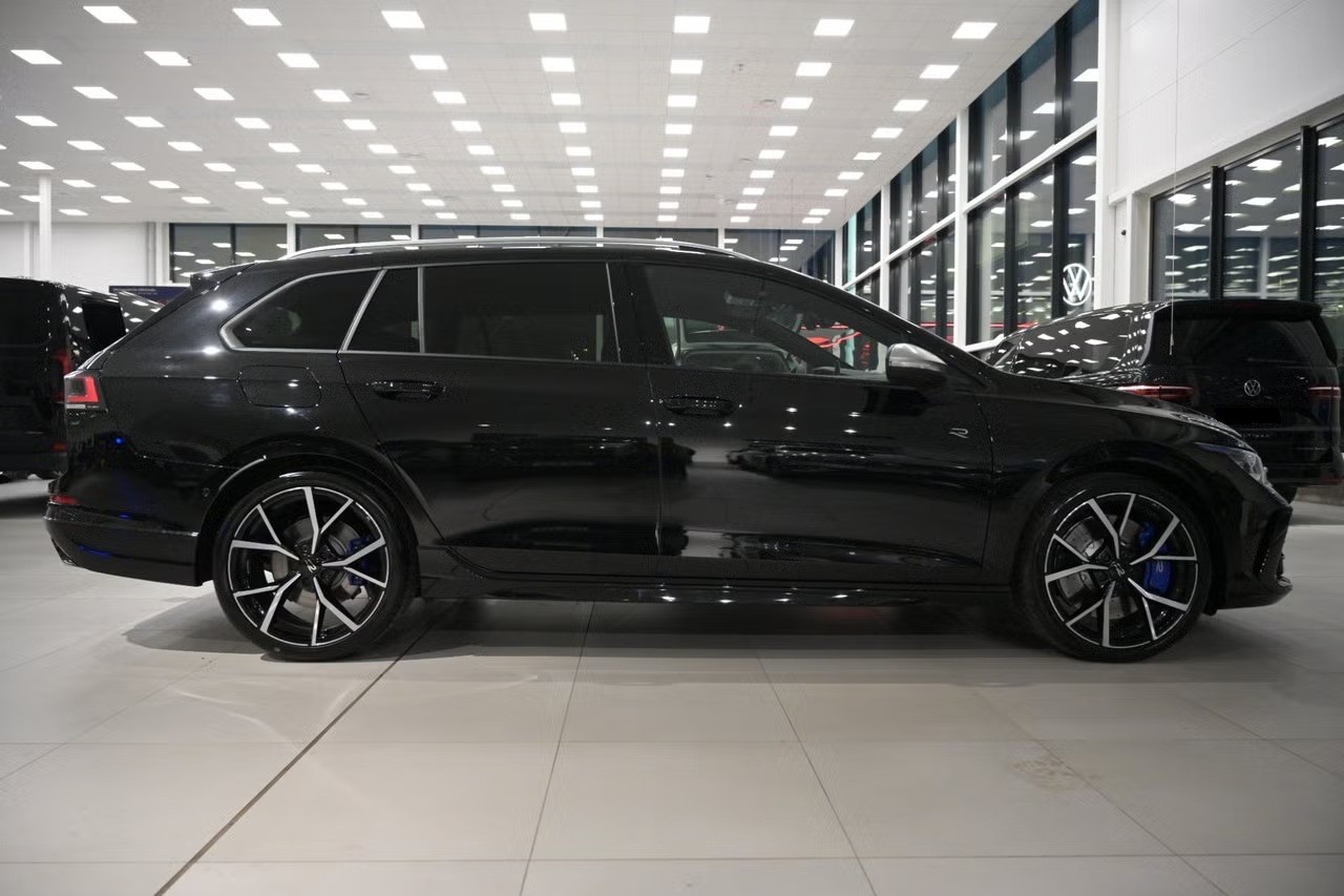 VW Golf Variant 2.0 TSI R DSG 4 Motion-image-5