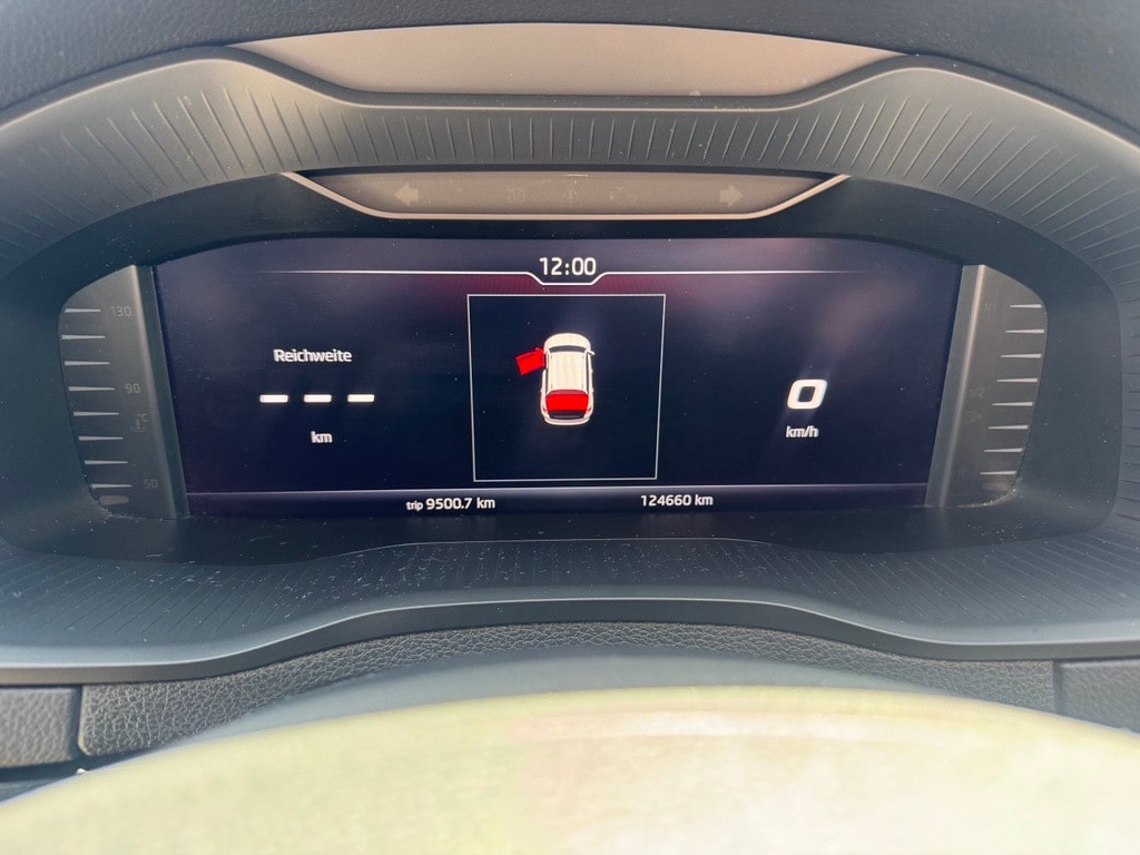 SKODA Karoq 2.0 TSI SportLine 4x4 DSG-image-9