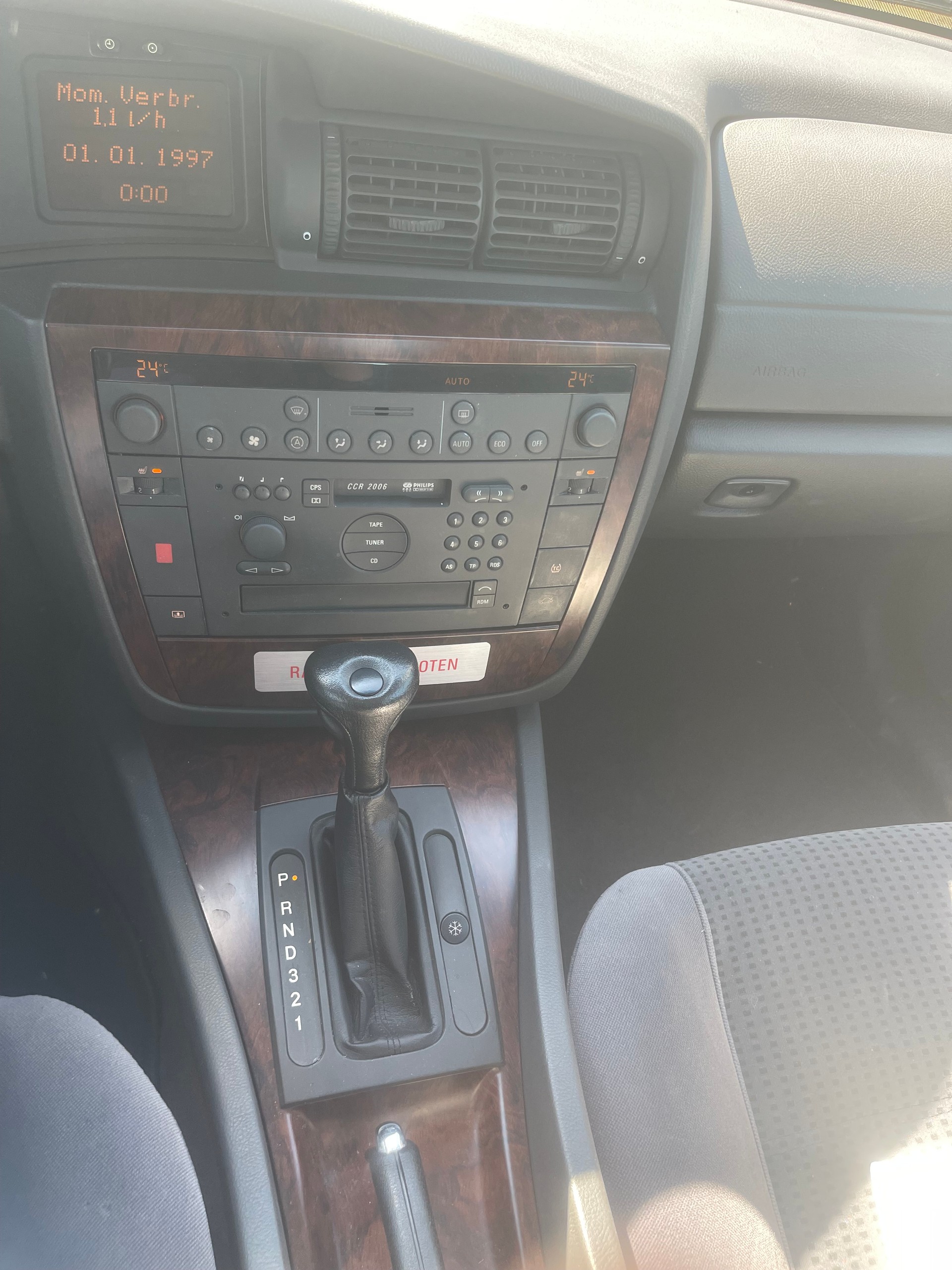 OPEL Omega 2.5i V6 Elegance-image-4