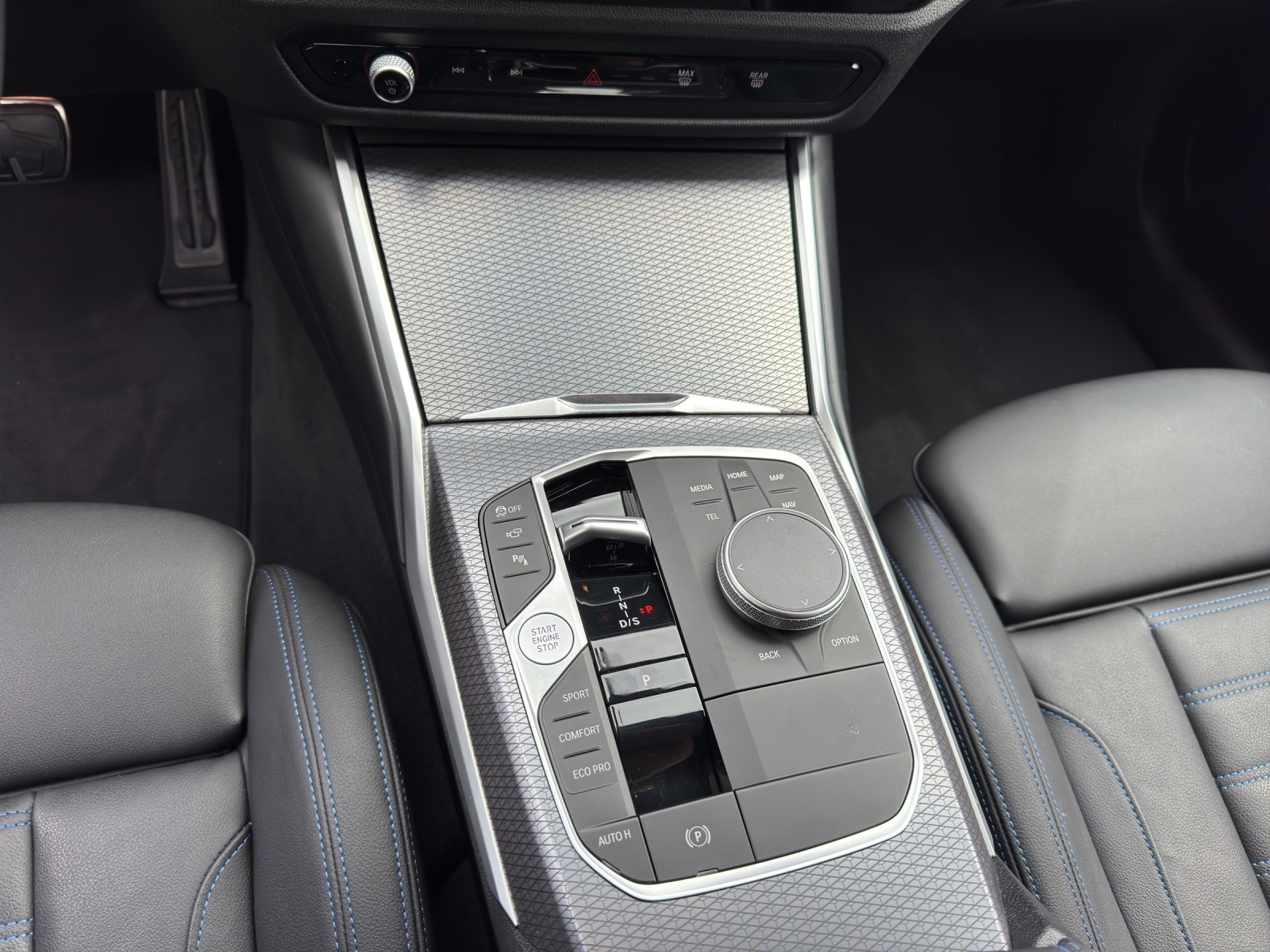 BMW 320d xDrive Touring M Sportpaket-image-13