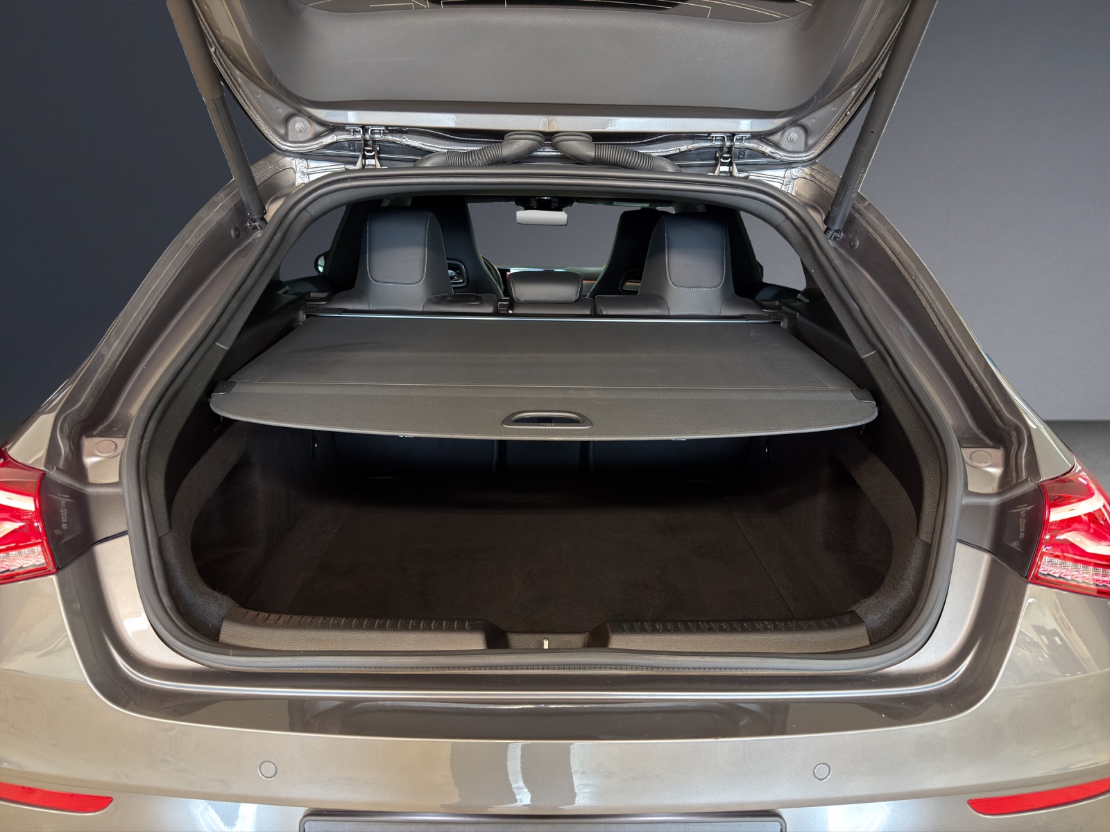 MERCEDES-BENZ CLA SB 200 7G-DCT-image-17