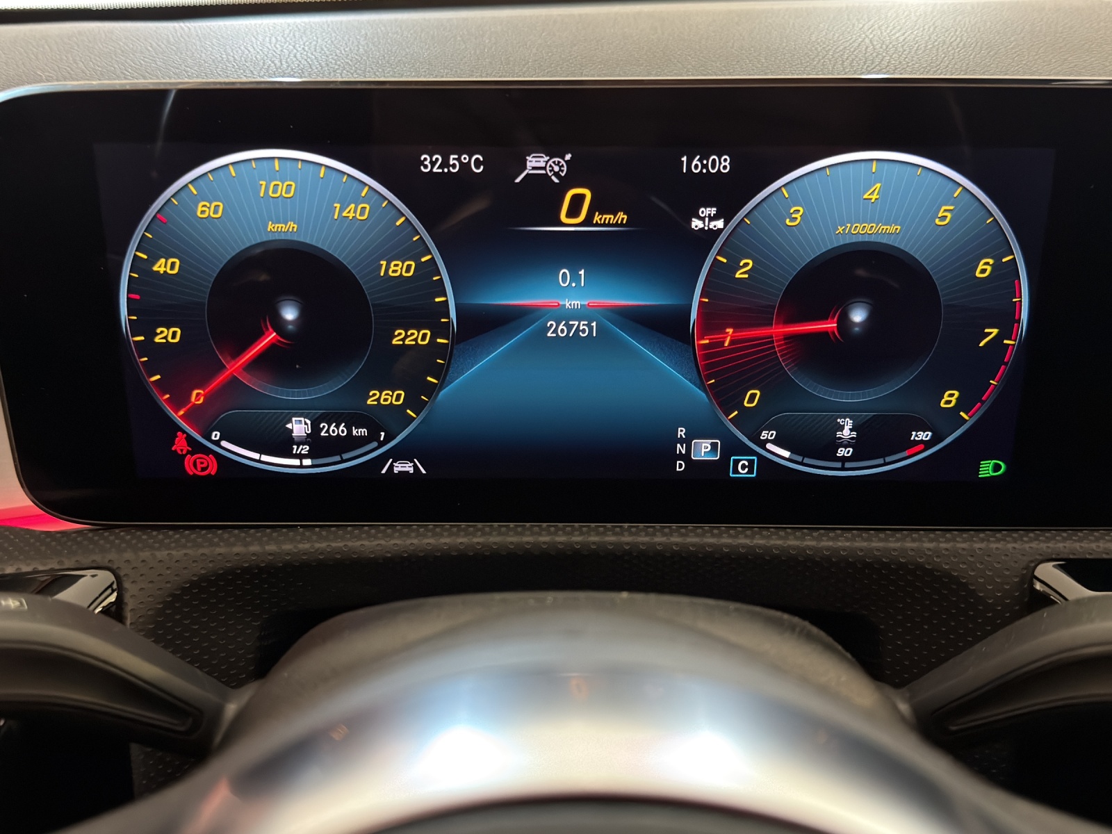 MERCEDES-BENZ CLA SB 200 7G-DCT-image-14