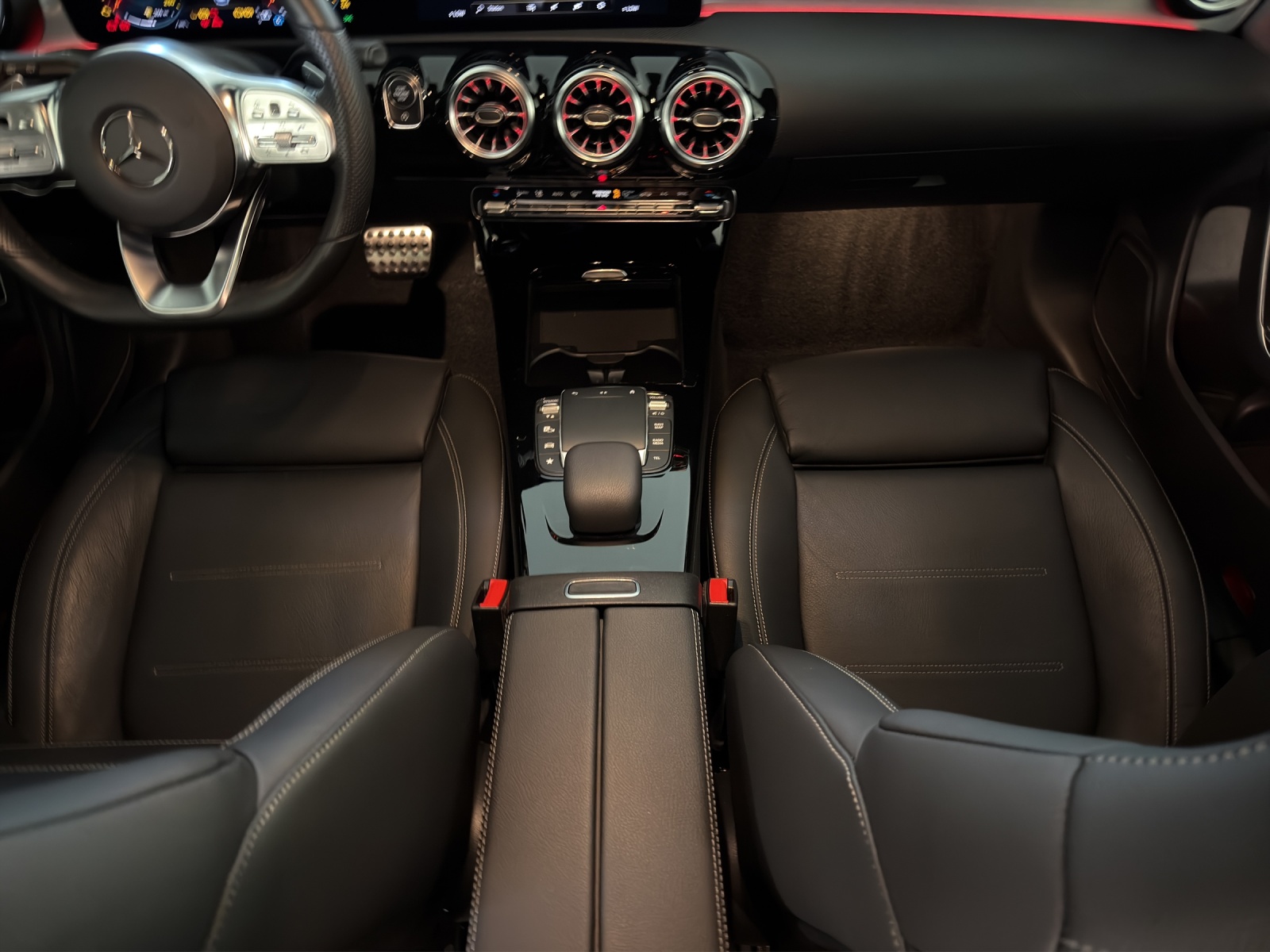 MERCEDES-BENZ CLA SB 200 7G-DCT-image-15