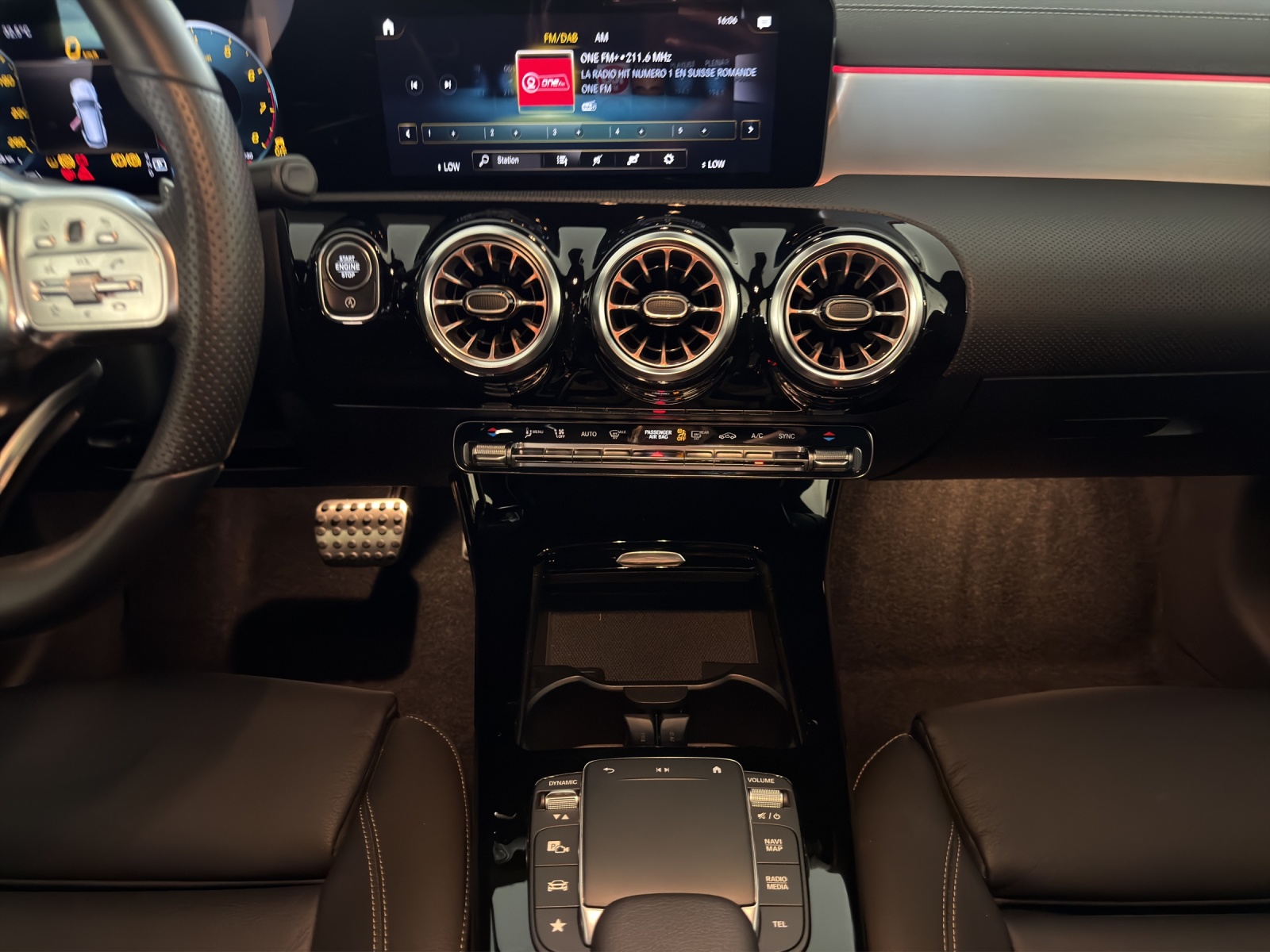 MERCEDES-BENZ CLA SB 200 7G-DCT-image-13