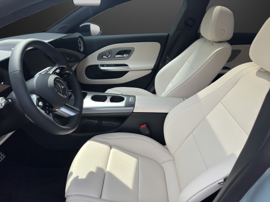 MERCEDES-BENZ CLA 200 8G-DCT 4Matic-image-6