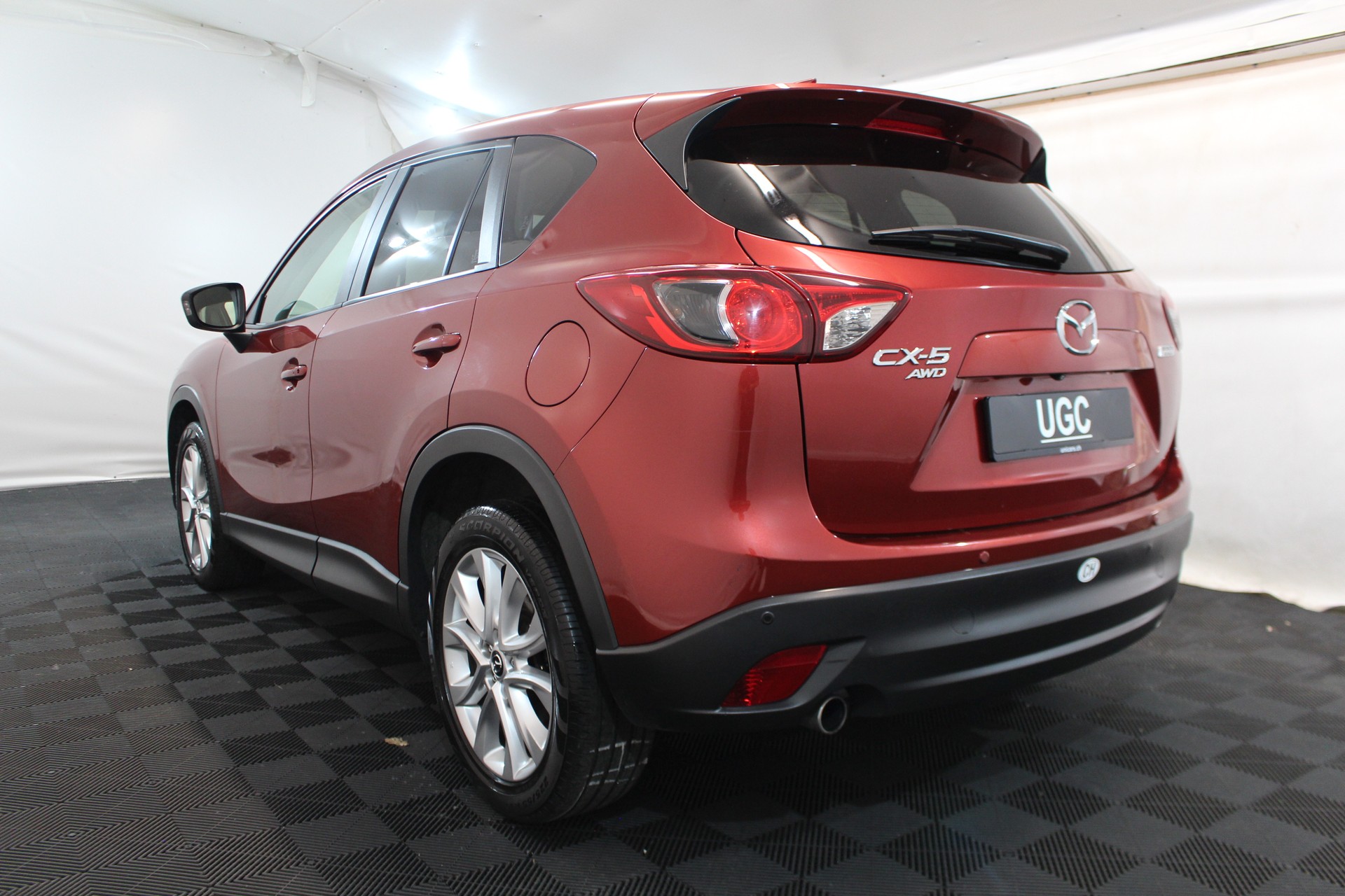 MAZDA CX-5 2.2 D HP Revolution AWD-showroom-element-3