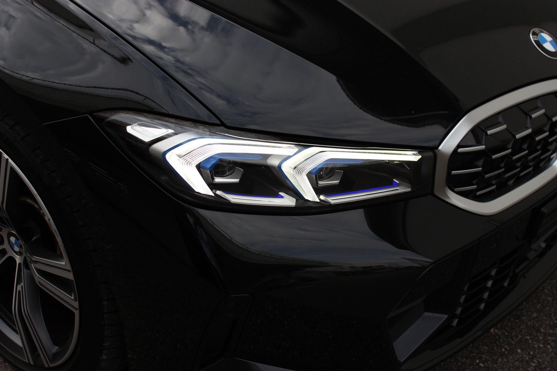 BMW M340i xDrive 48V Touring-image-19