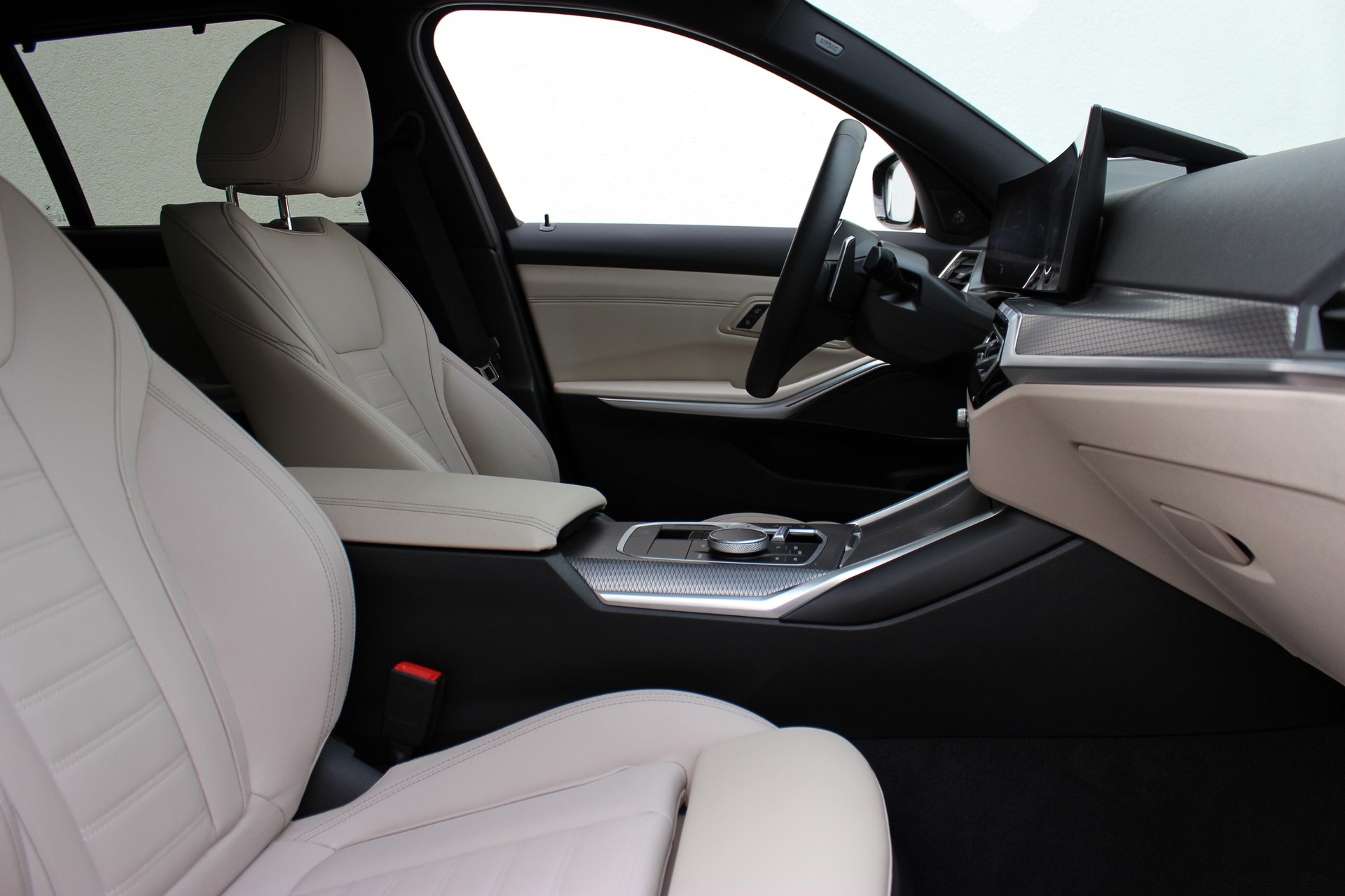 BMW M340i xDrive 48V Touring-image-3