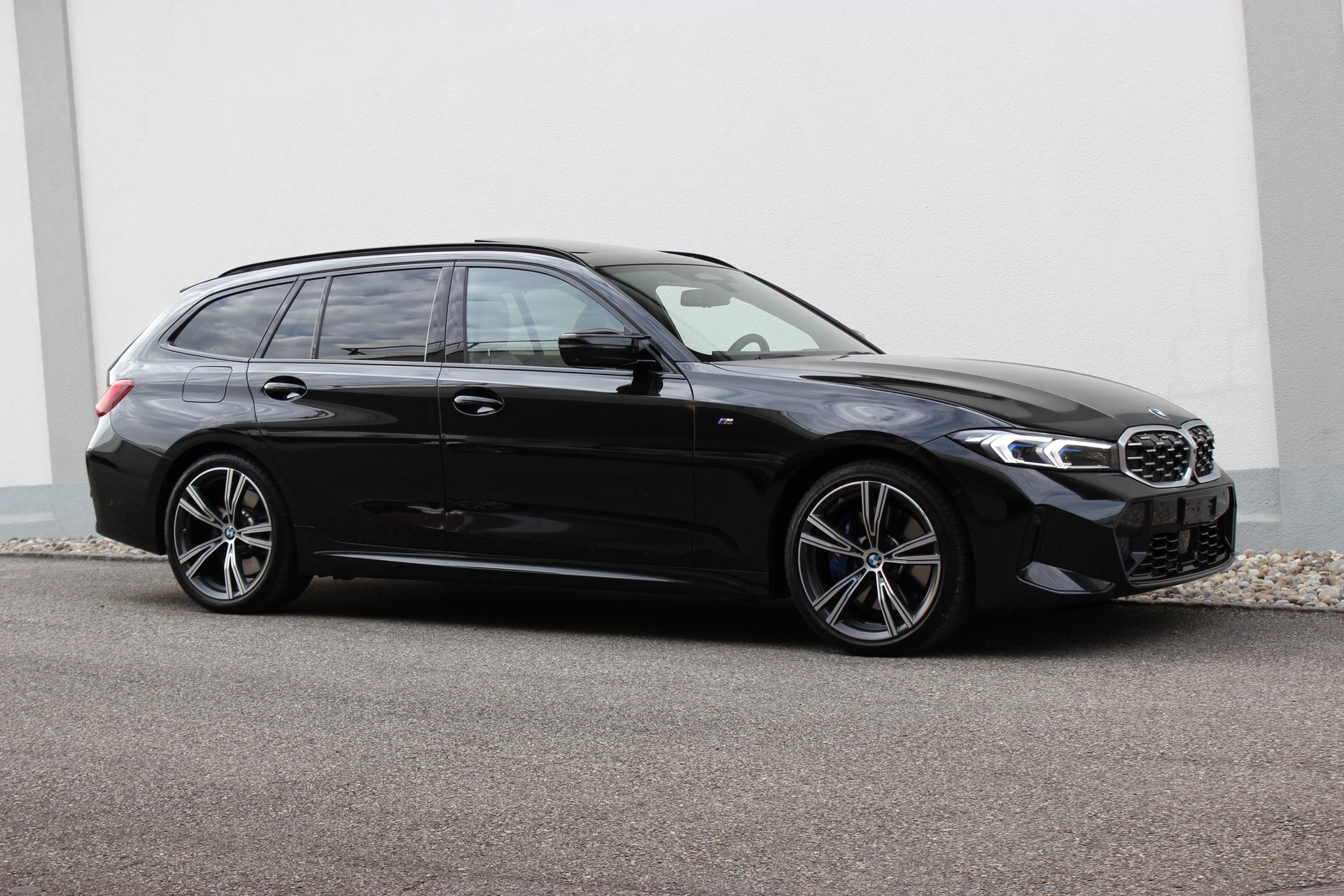 BMW M340i xDrive 48V Touring-image-5