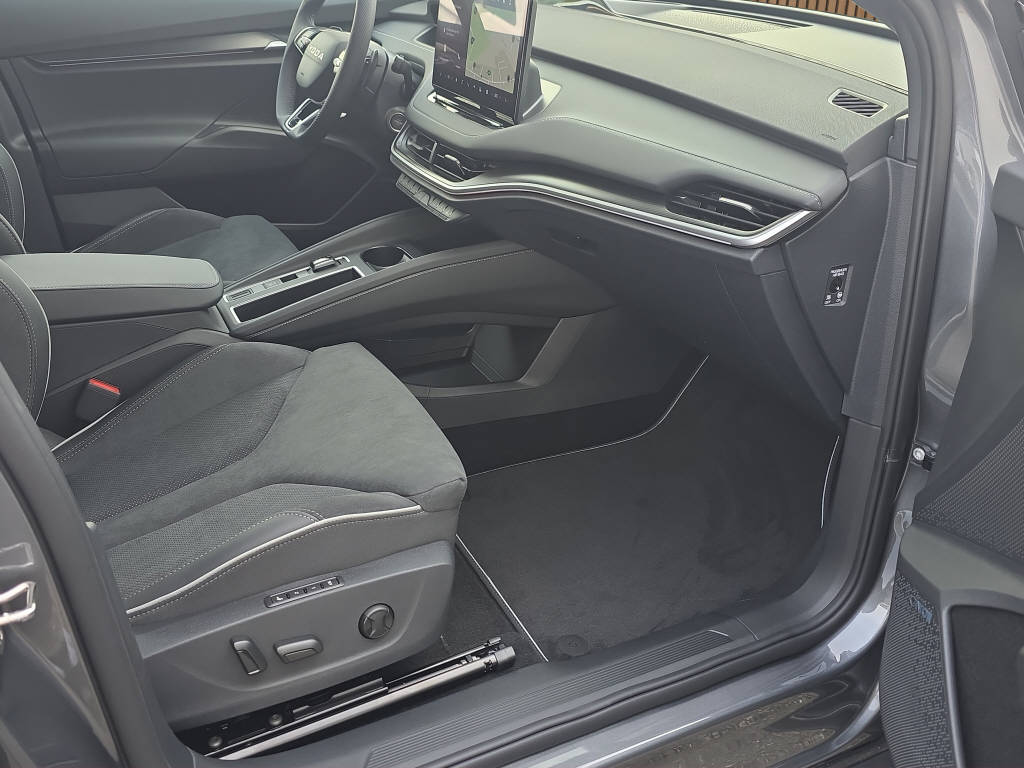 SKODA Enyaq IV 85x SportLine 4x4 MAXX-image-13