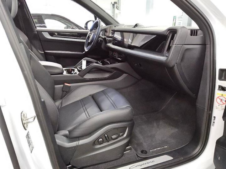 PORSCHE Cayenne E-Hybrid Tiptronic-image-10
