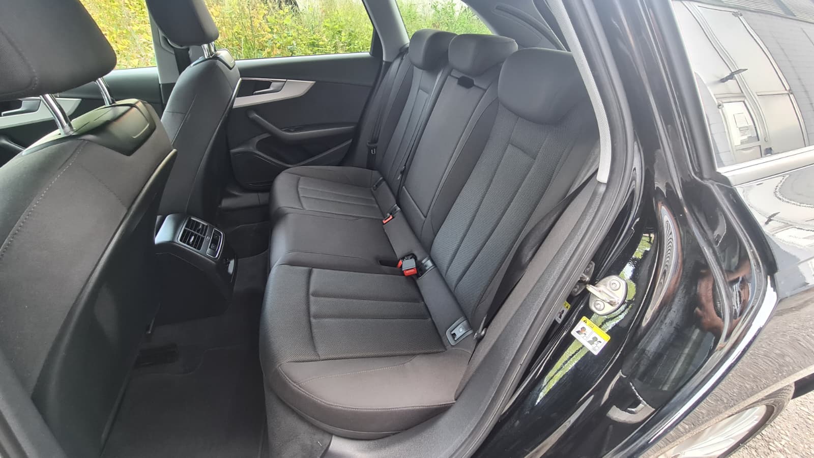 AUDI A4 Avant 35 TDI S-tronic ** Gr-Navigationssystem ** PDC Vorne + Hinten ** Tempomat ** Frisch Ab MFK & Service **-image-5