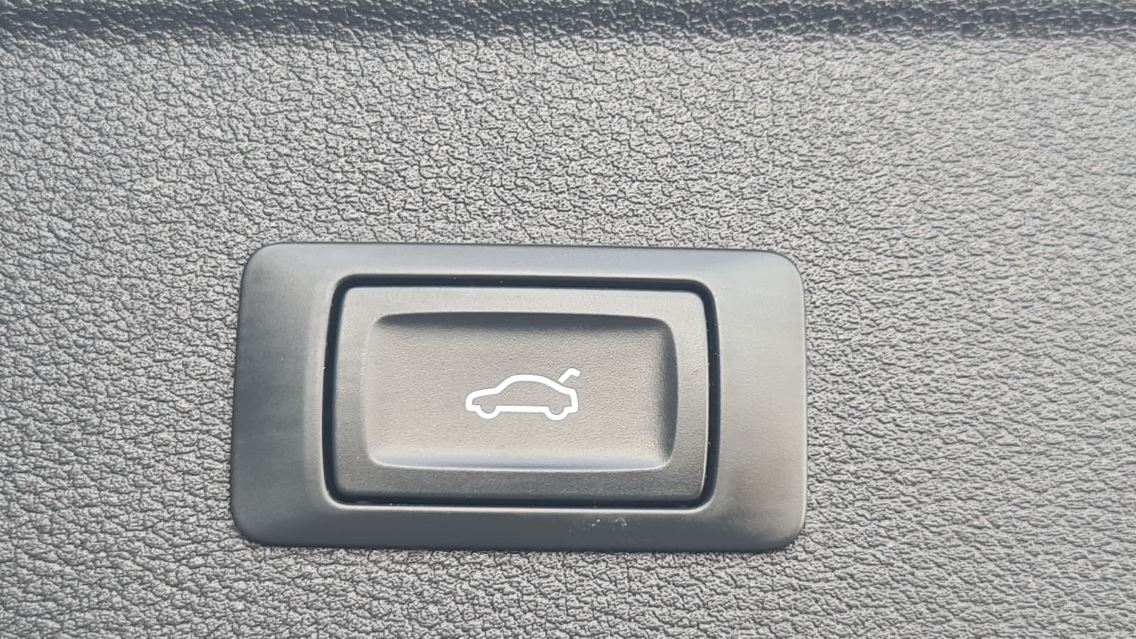 AUDI A4 Avant 35 TDI S-tronic ** Gr-Navigationssystem ** PDC Vorne + Hinten ** Tempomat ** Frisch Ab MFK & Service **-image-13