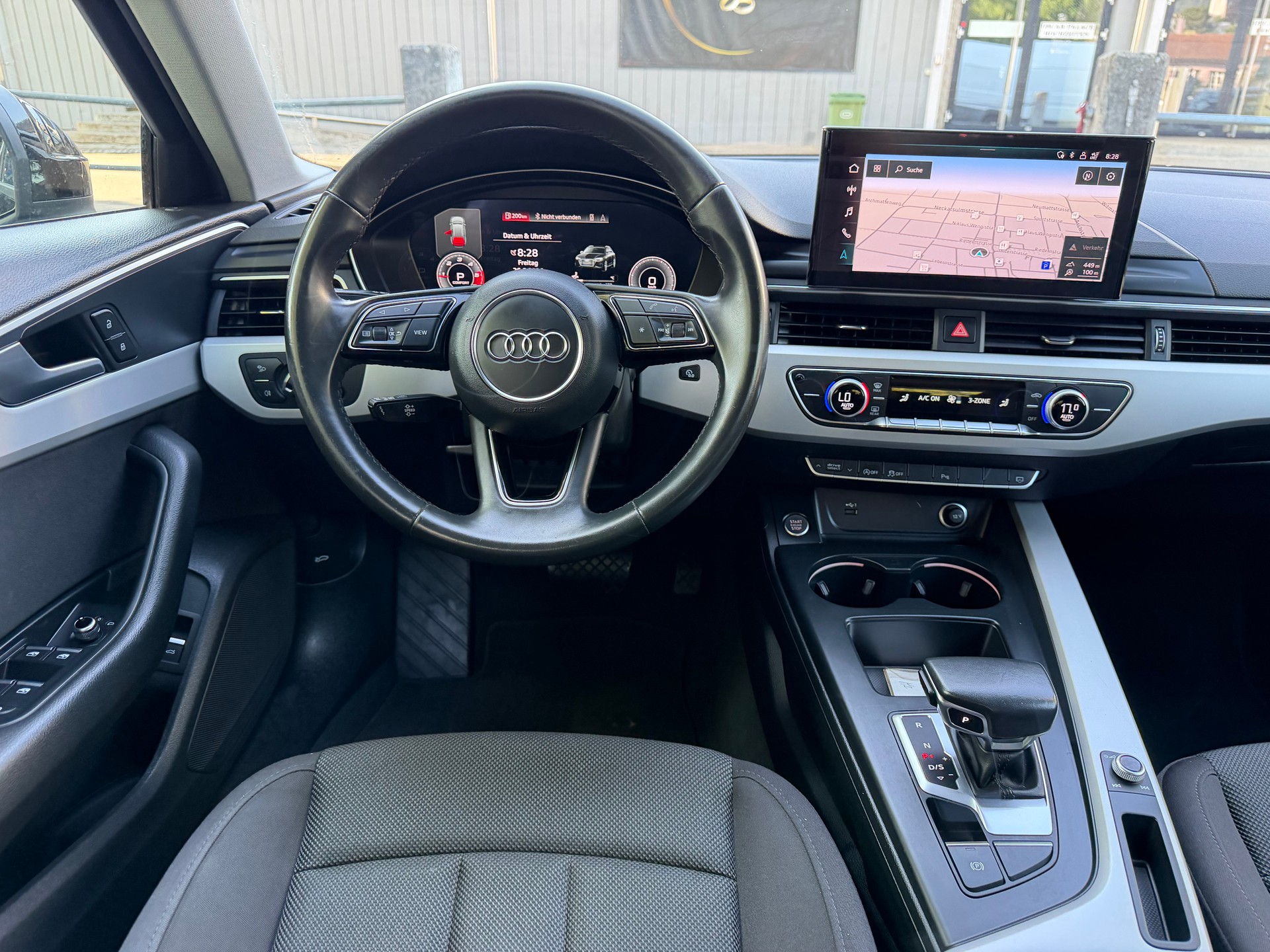 AUDI A4 Avant 35 TDI S-tronic ** Gr-Navigationssystem ** PDC Vorne + Hinten ** Tempomat ** Frisch Ab MFK & Service **-image-2
