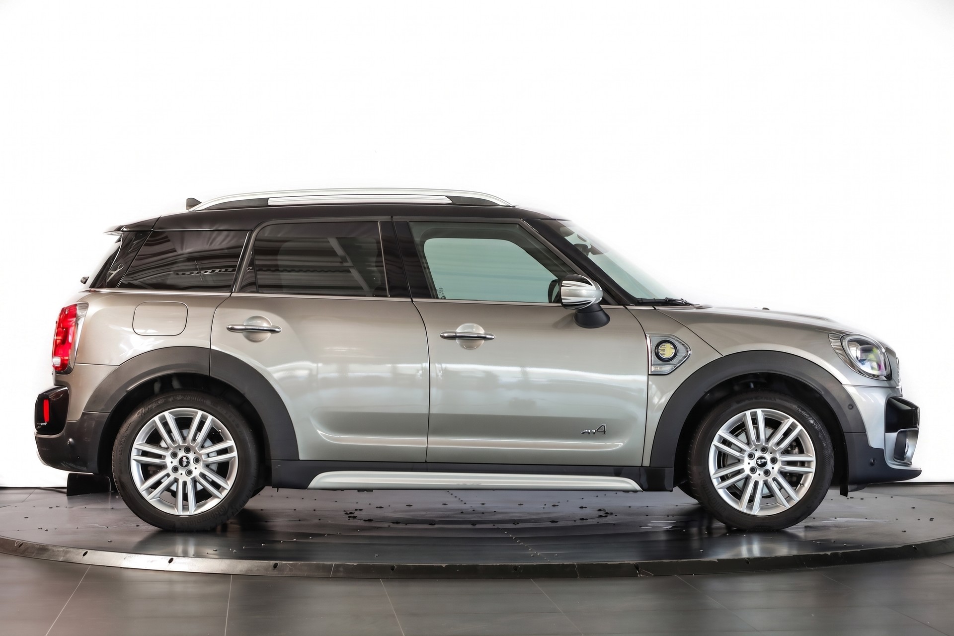 MINI Countryman Cooper S E ALL4 Steptronic-image-4