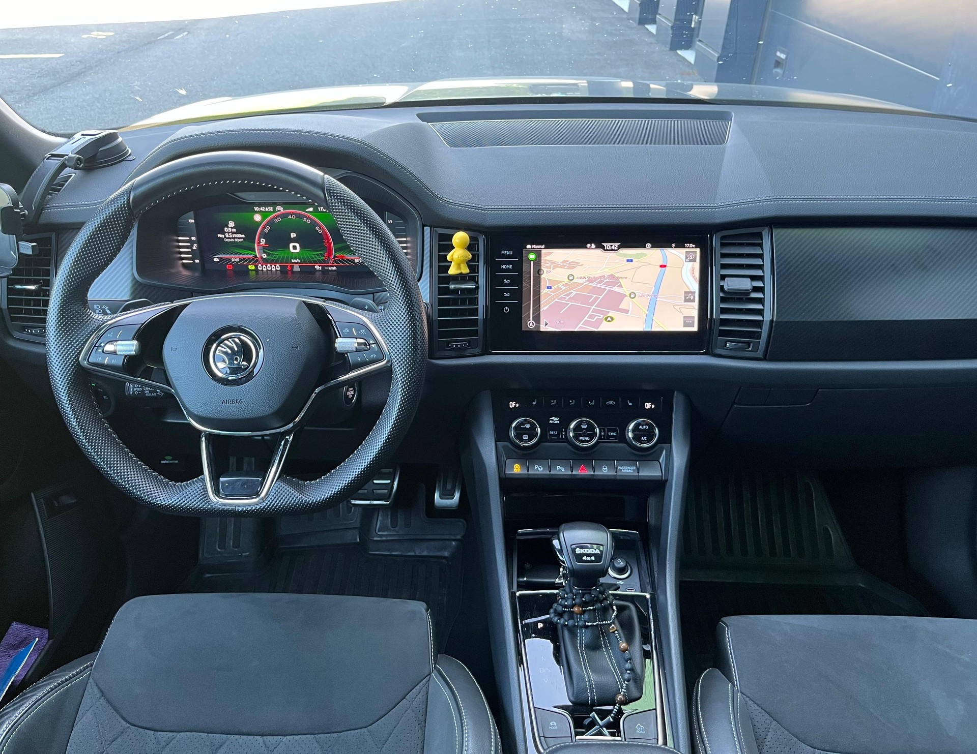SKODA Kodiaq 2.0 TSI 4x4 SportLine-image-18