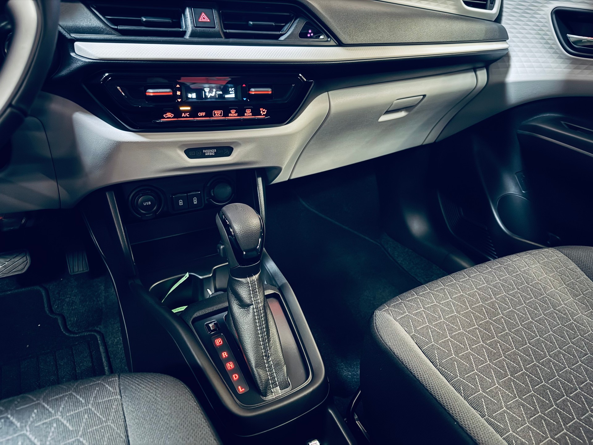 SUZUKI Swift 1.2 Compact Top Hybrid CVT-image-14