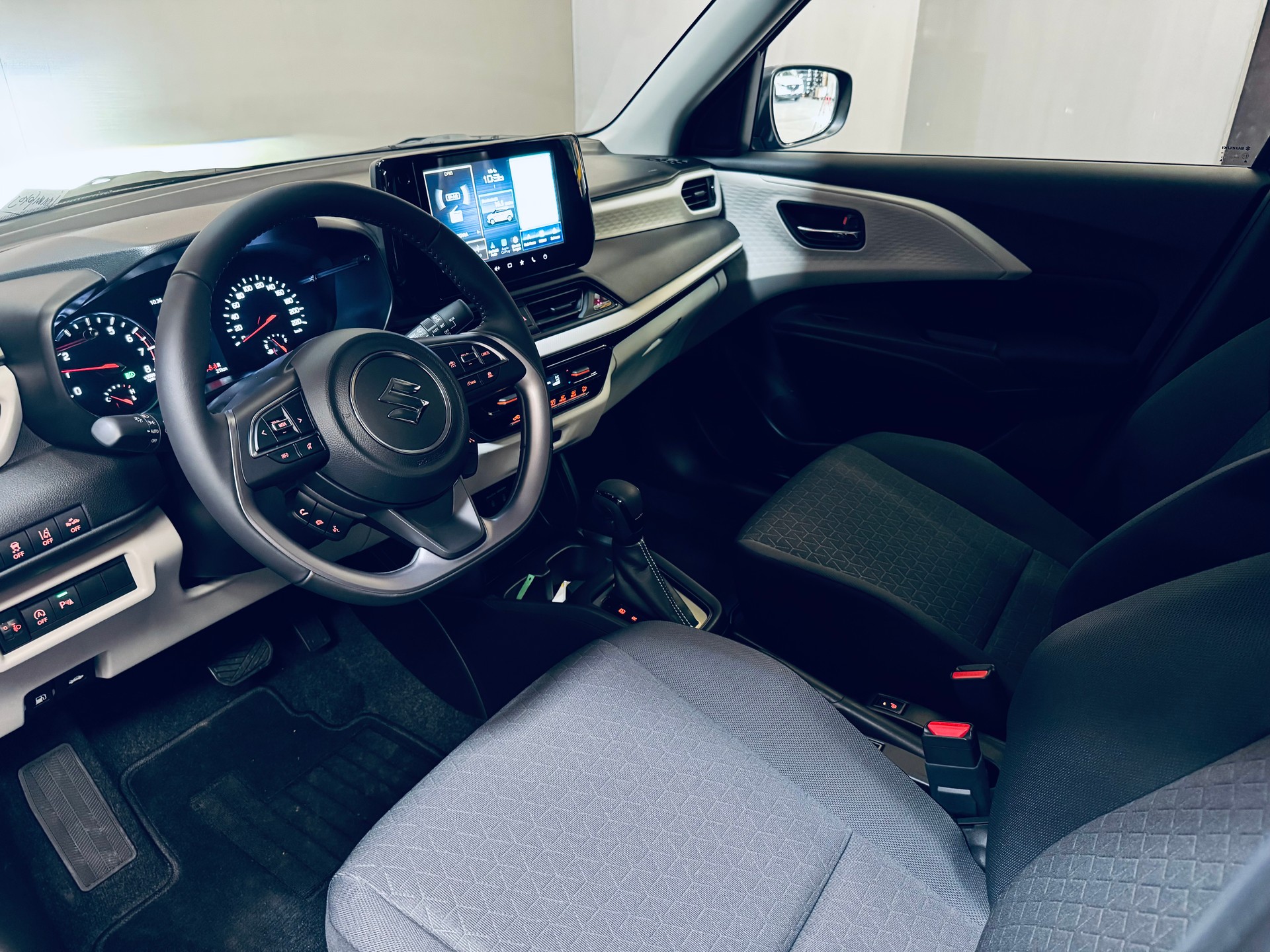 SUZUKI Swift 1.2 Compact Top Hybrid CVT-image-11