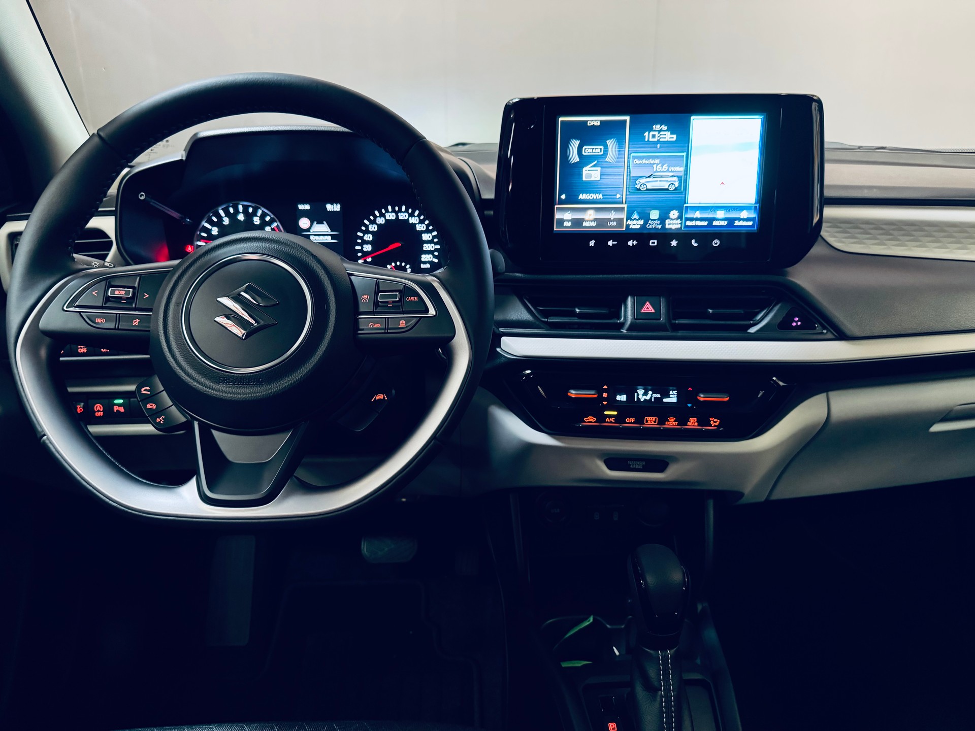 SUZUKI Swift 1.2 Compact Top Hybrid CVT-image-13