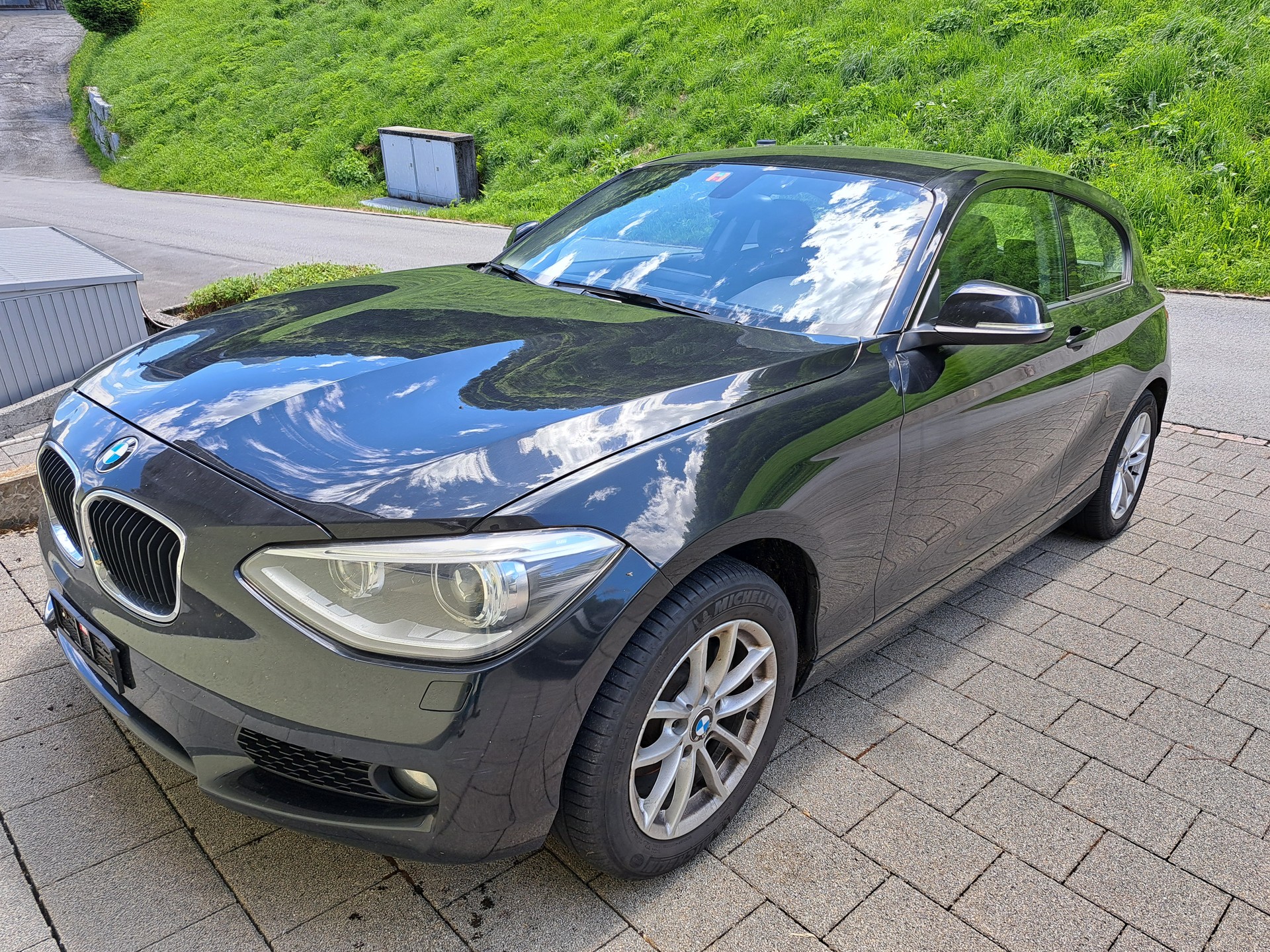 BMW 120d xDrive-image-0