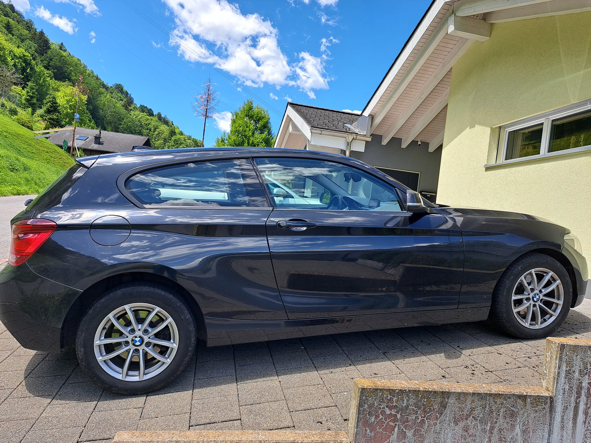 BMW 120d xDrive-image-3