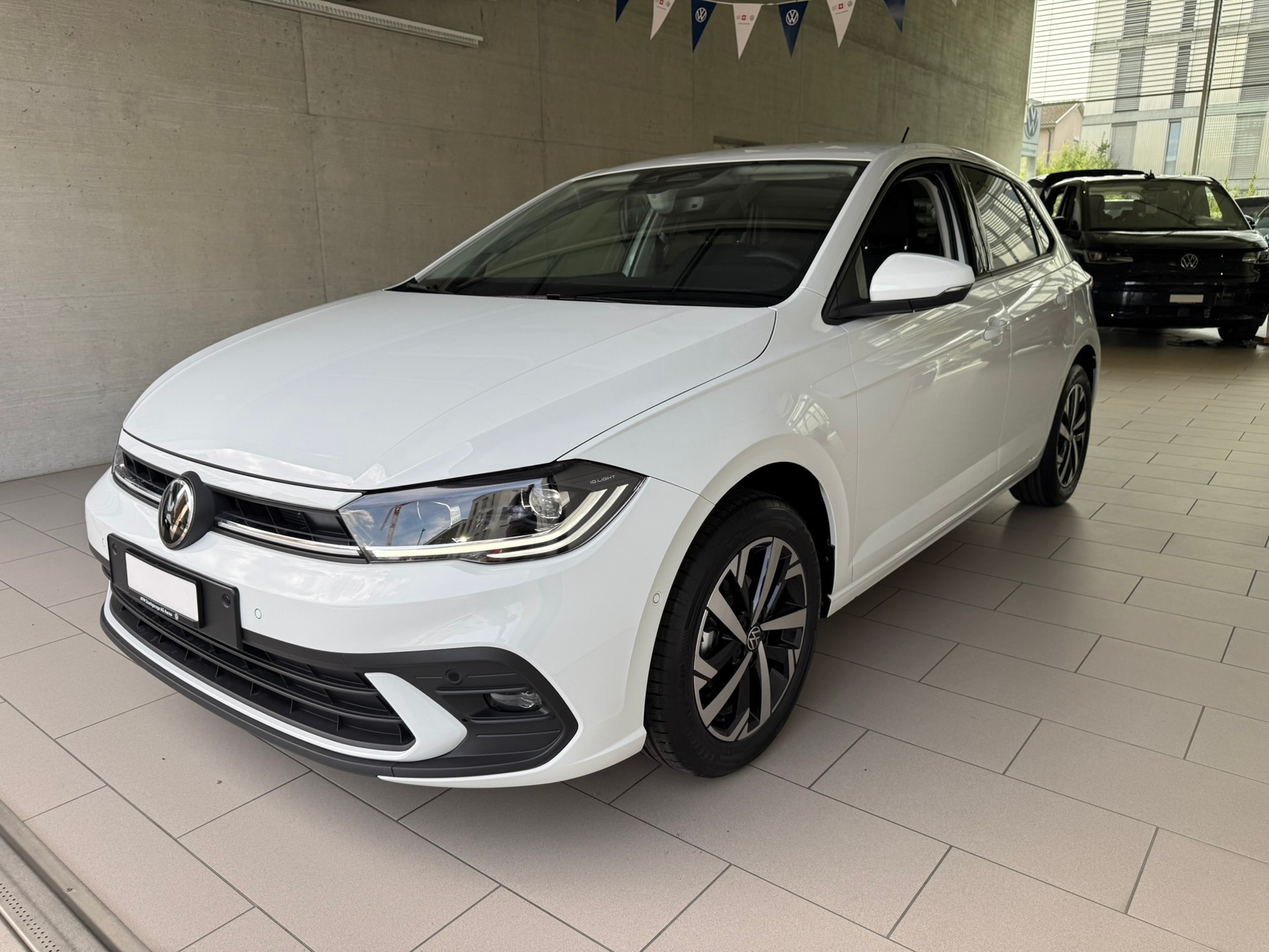 VW Polo 1.0 TSI Life DSG-image-2