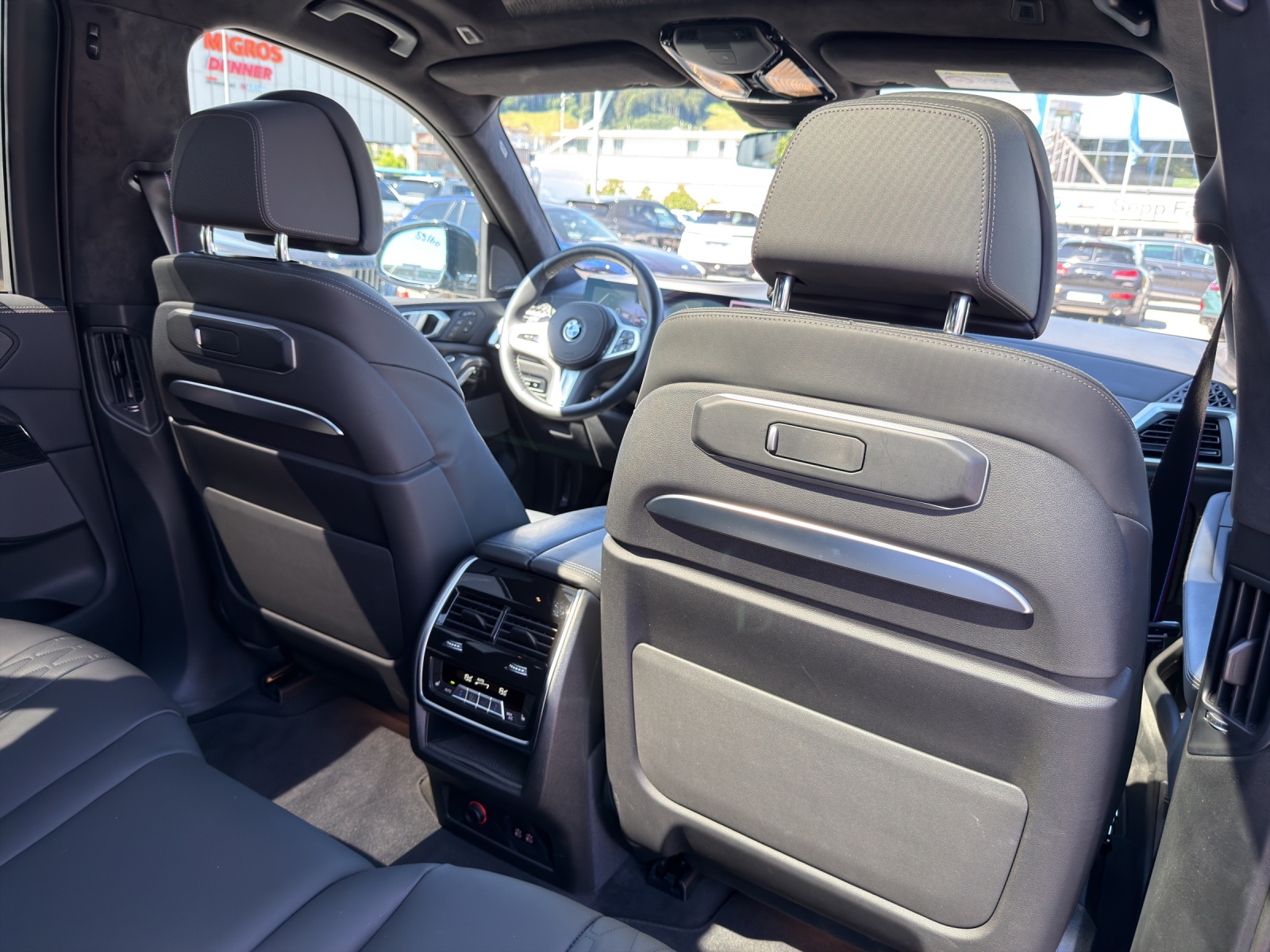 BMW X7 xDrive 48V 40d M Sport Pro Steptronic-image-17