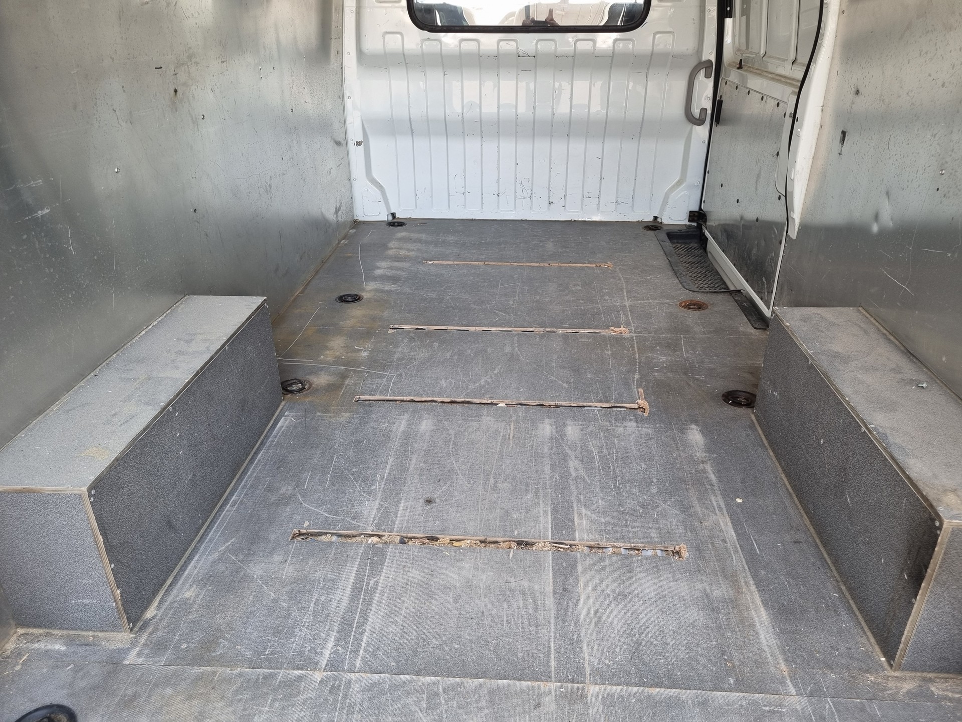 MAXUS EV80 Kastenaufbau H3-image-8
