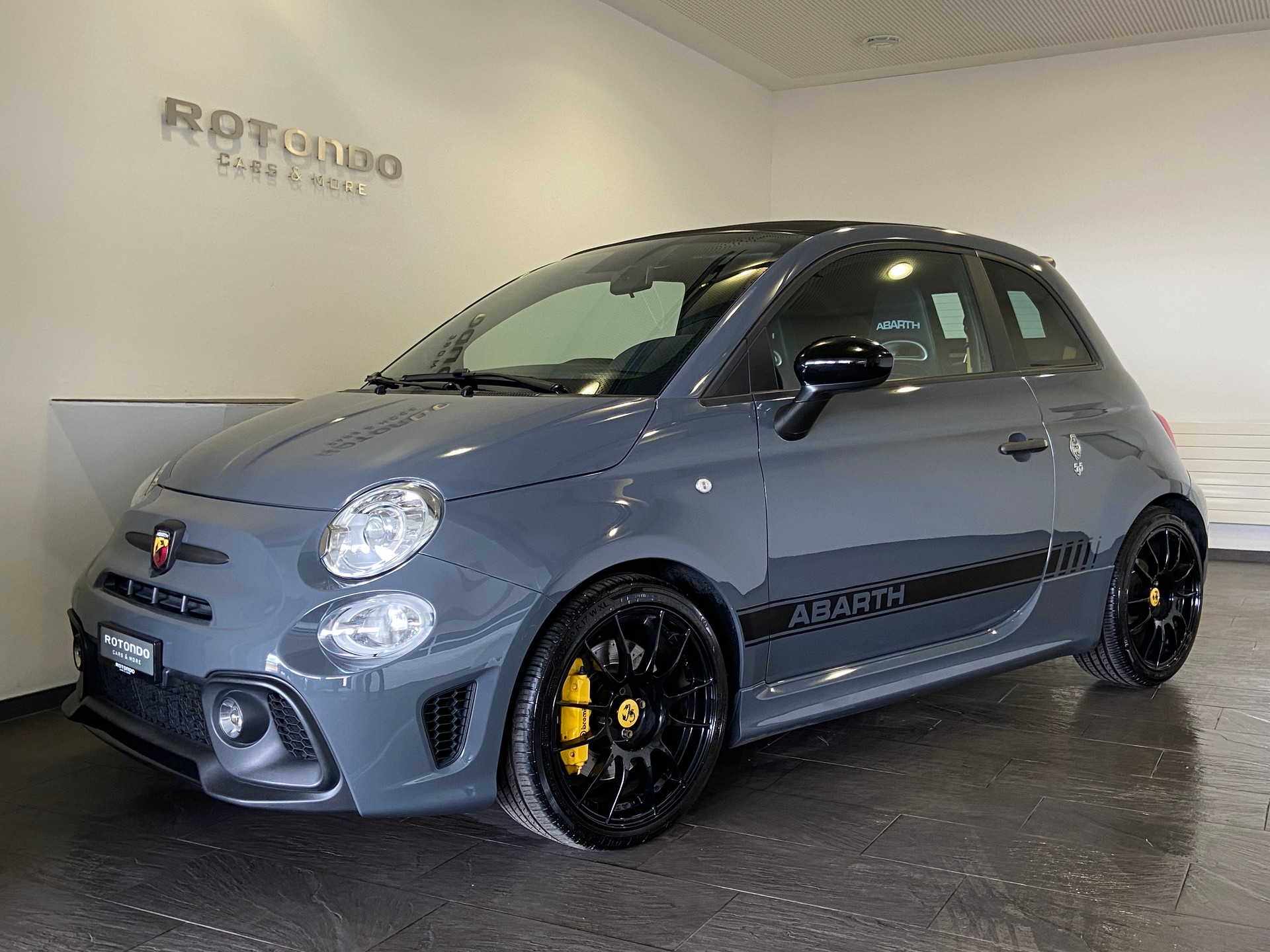 FIAT 595 Cabrio 1.4 16V Turbo Abarth Competizione Dualogic - Automat-image-0
