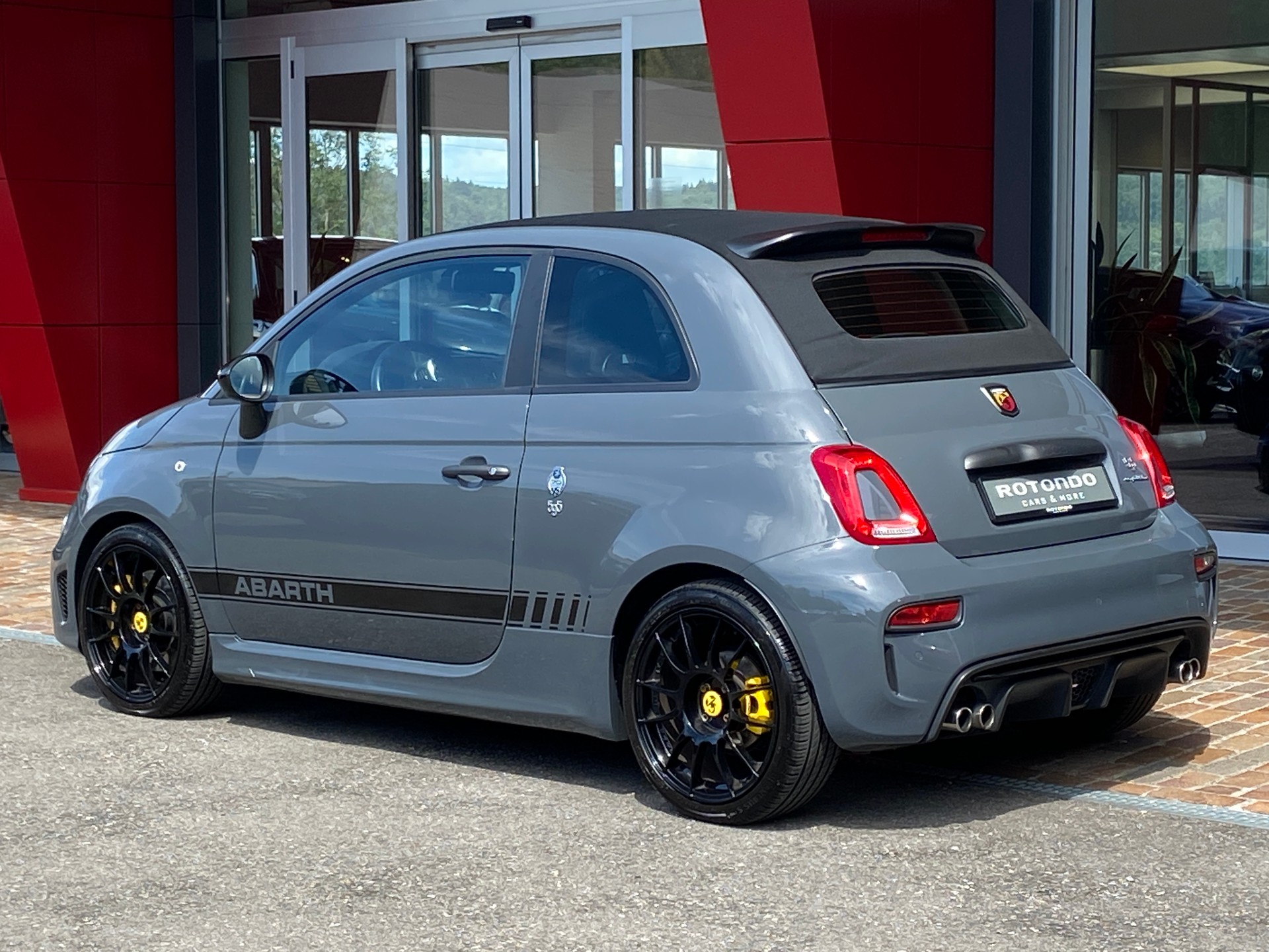 FIAT 595 Cabrio 1.4 16V Turbo Abarth Competizione Dualogic - Automat-image-16