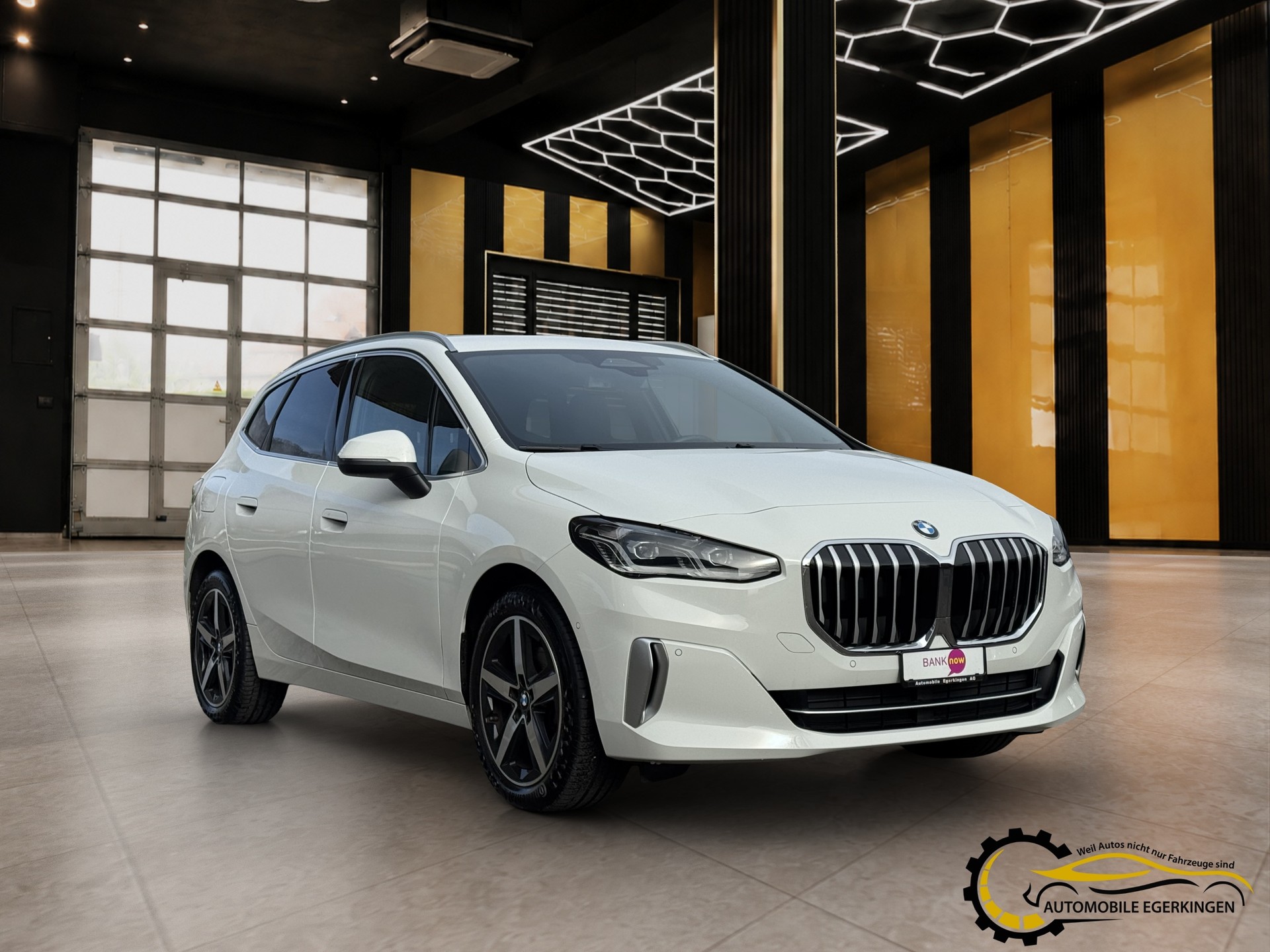 BMW 218d Active Tourer-image-2