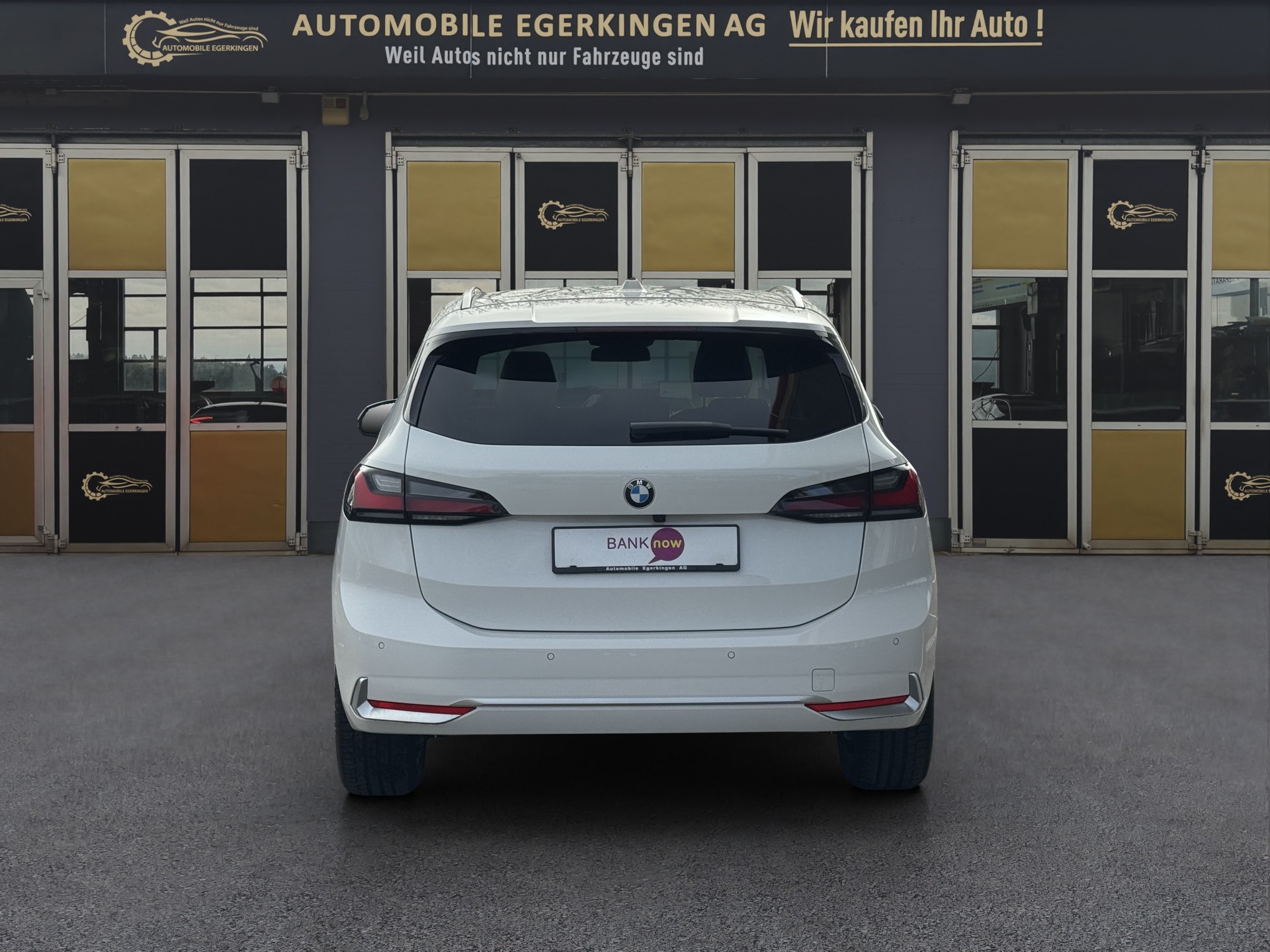 BMW 218d Active Tourer-image-5