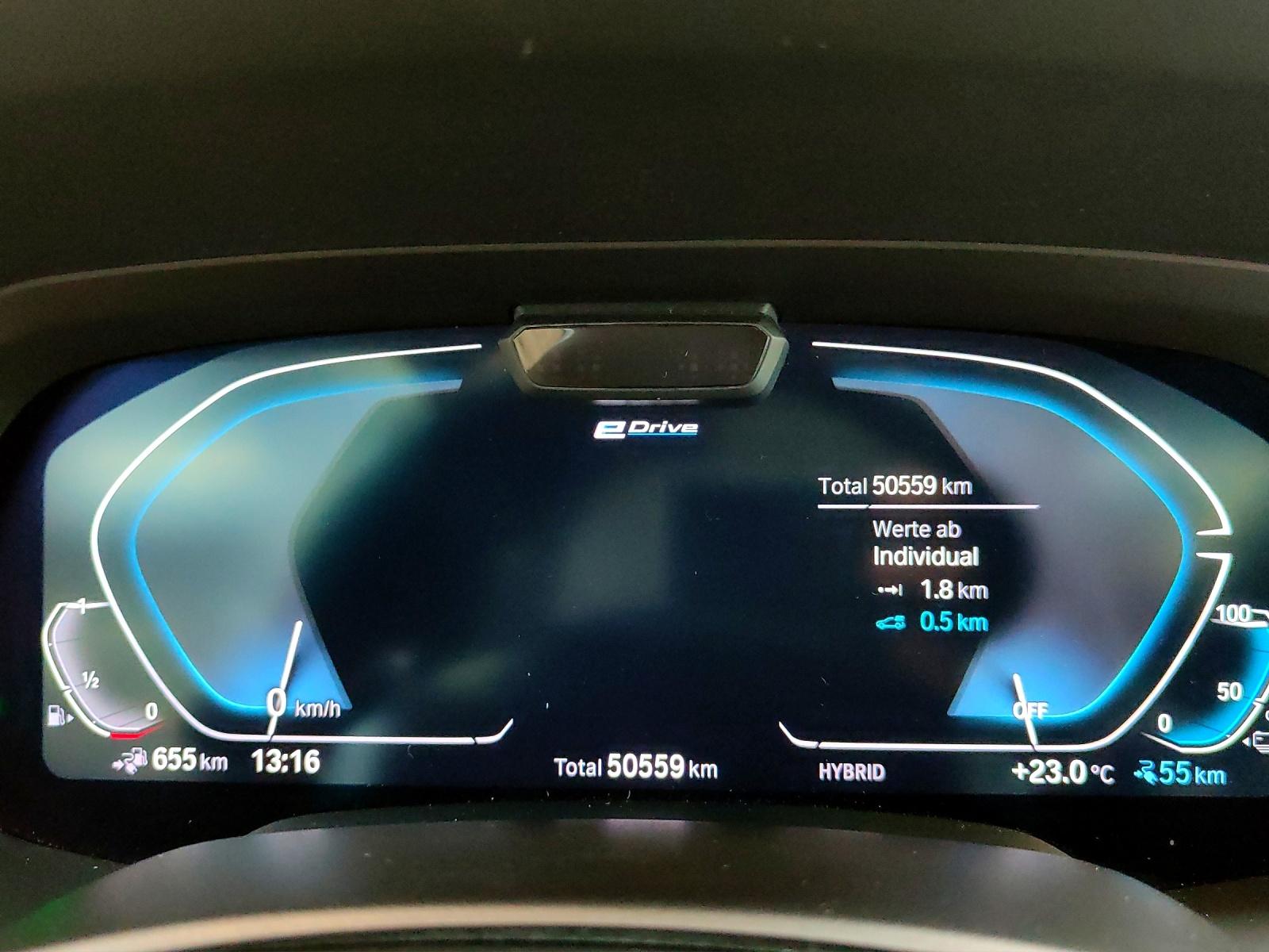BMW X5 45e xDrive Attraktiven Leasingzinssatz ab 0.9 % bei Abschluss einer BMW Fahrzeugversicherung-image-10