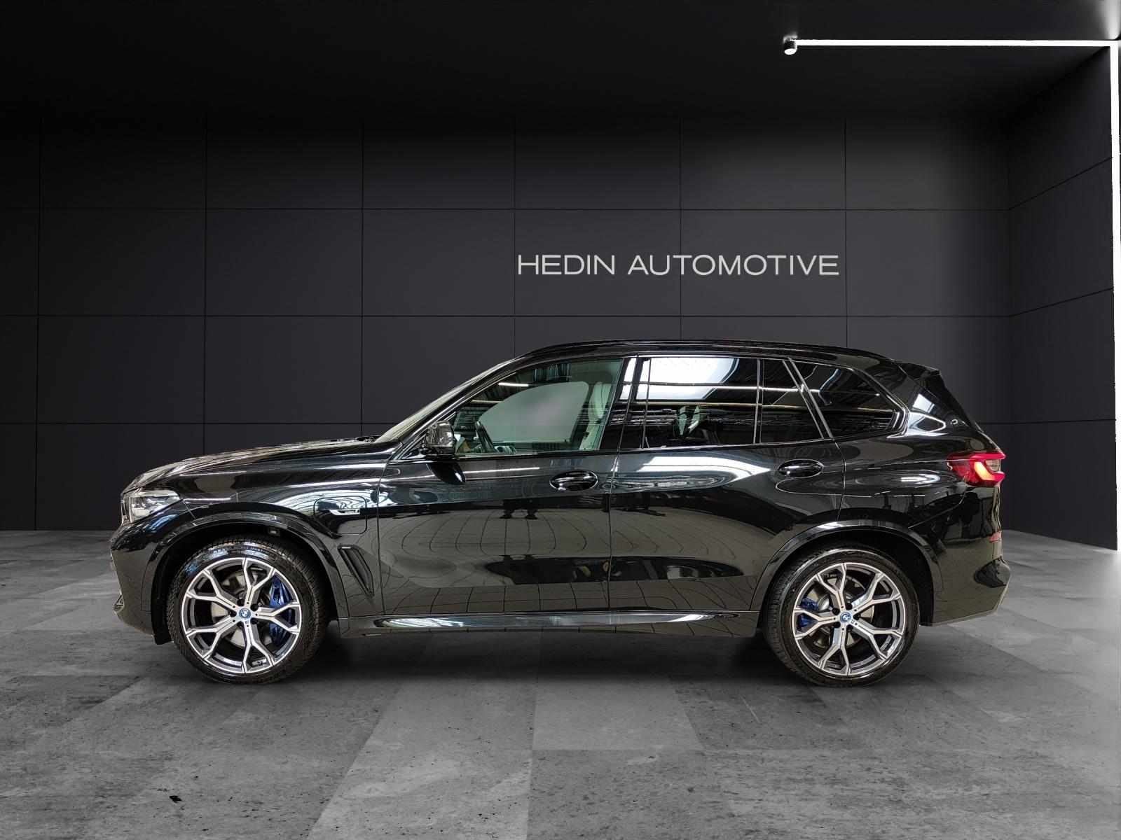 BMW X5 45e xDrive Attraktiven Leasingzinssatz ab 0.9 % bei Abschluss einer BMW Fahrzeugversicherung-image-1