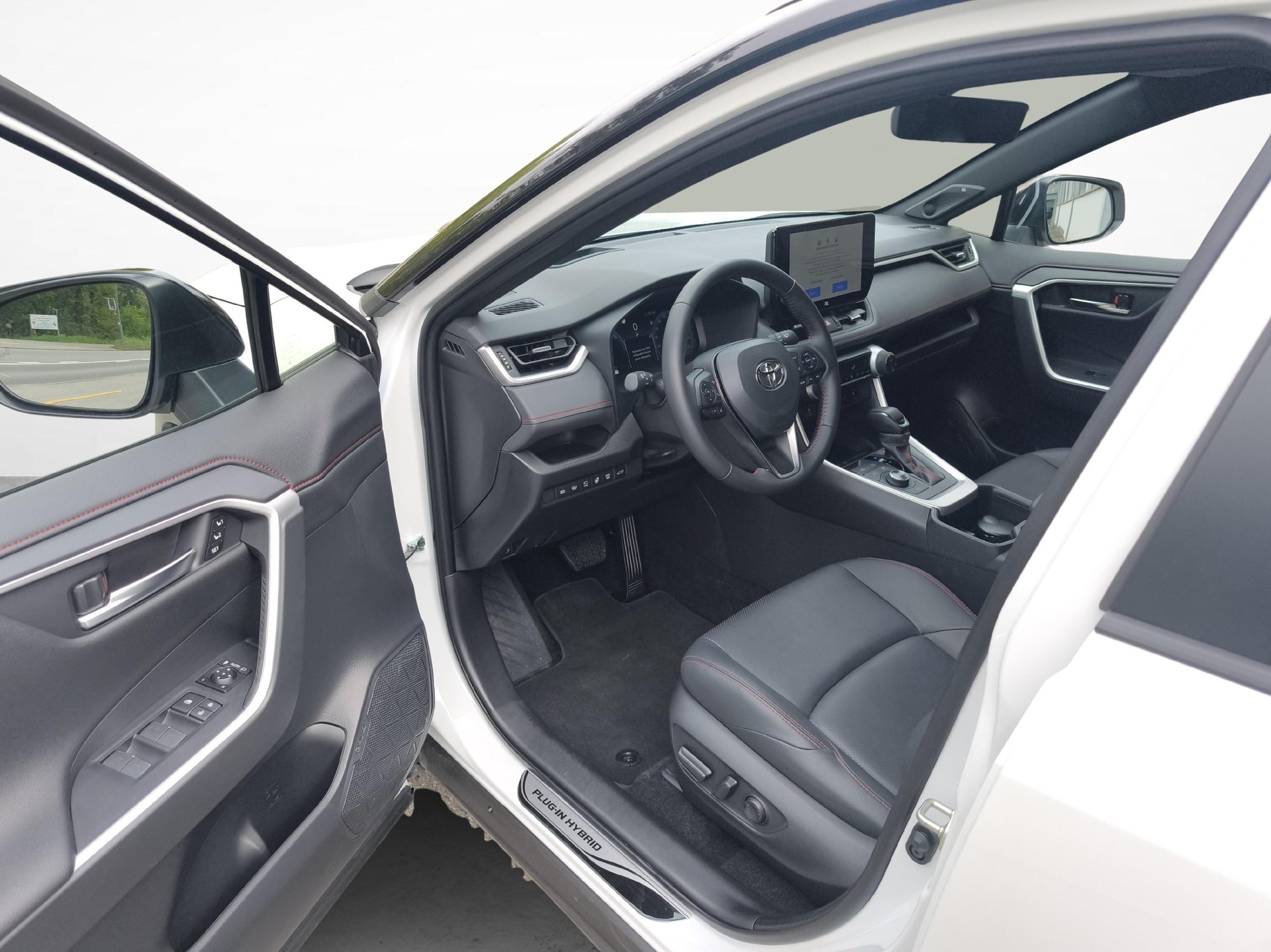TOYOTA RAV4 2.5 Plug-In-Hybrid Platinum-image-13