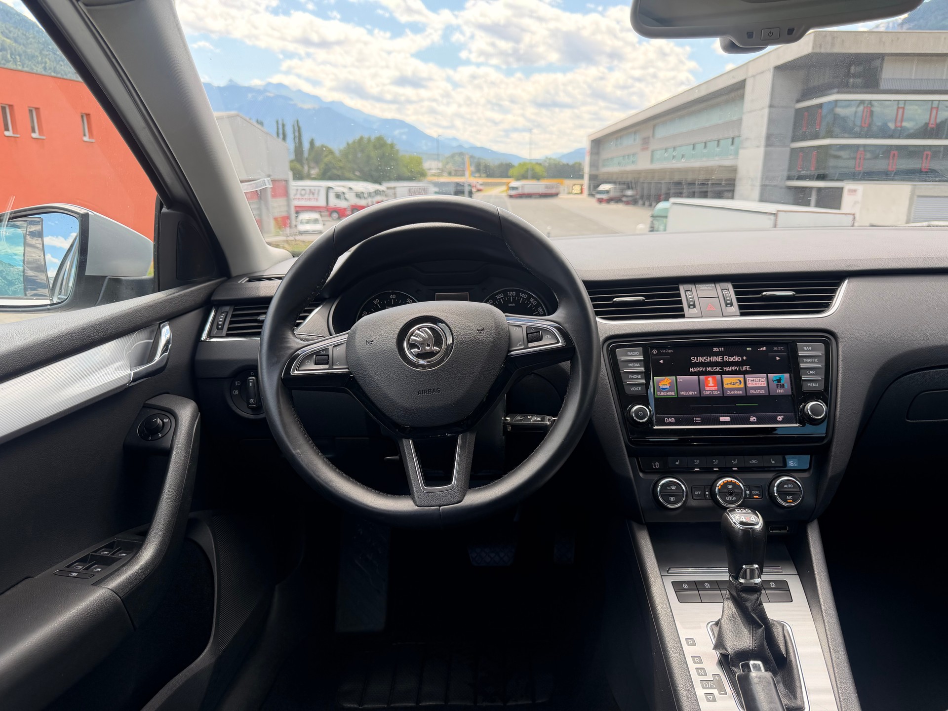 SKODA Octavia Combi 1.8 TSI Elegance 4x4 DSG-image-10