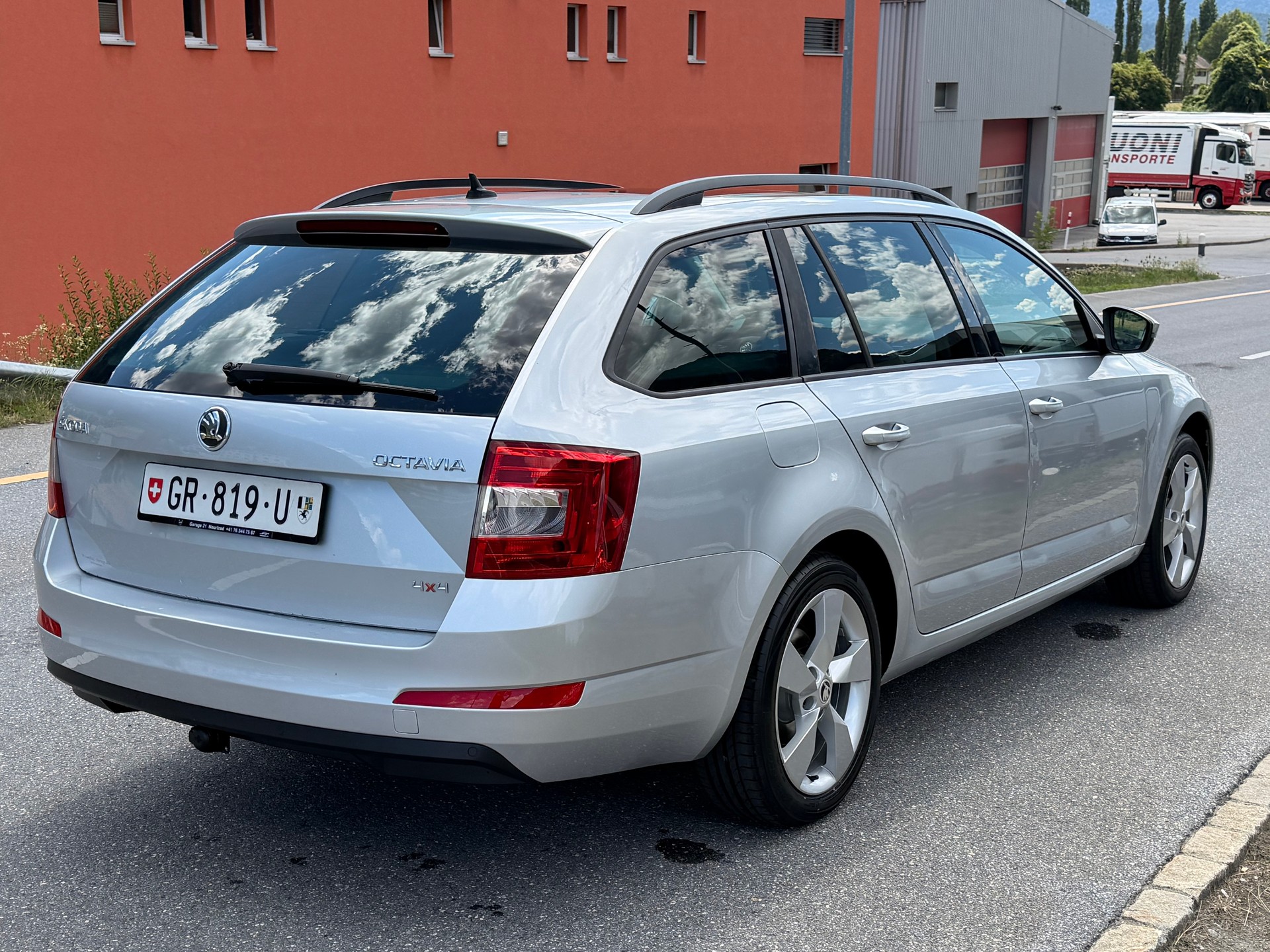 SKODA Octavia Combi 1.8 TSI Elegance 4x4 DSG-image-5