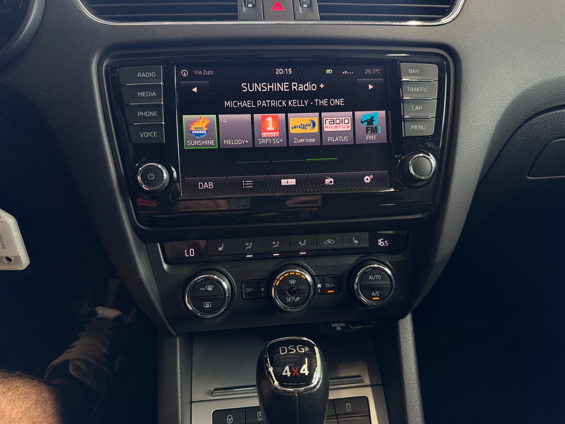 SKODA Octavia Combi 1.8 TSI Elegance 4x4 DSG-image-7
