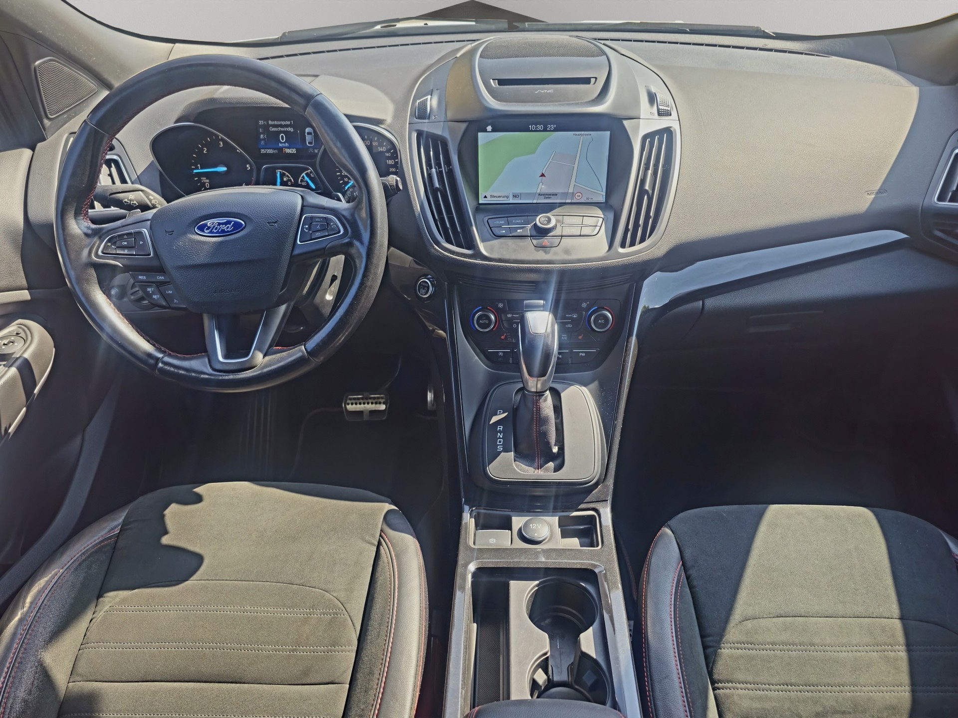 FORD Kuga 2.0 TDCi ST Line High 4WD PowerShift-image-9