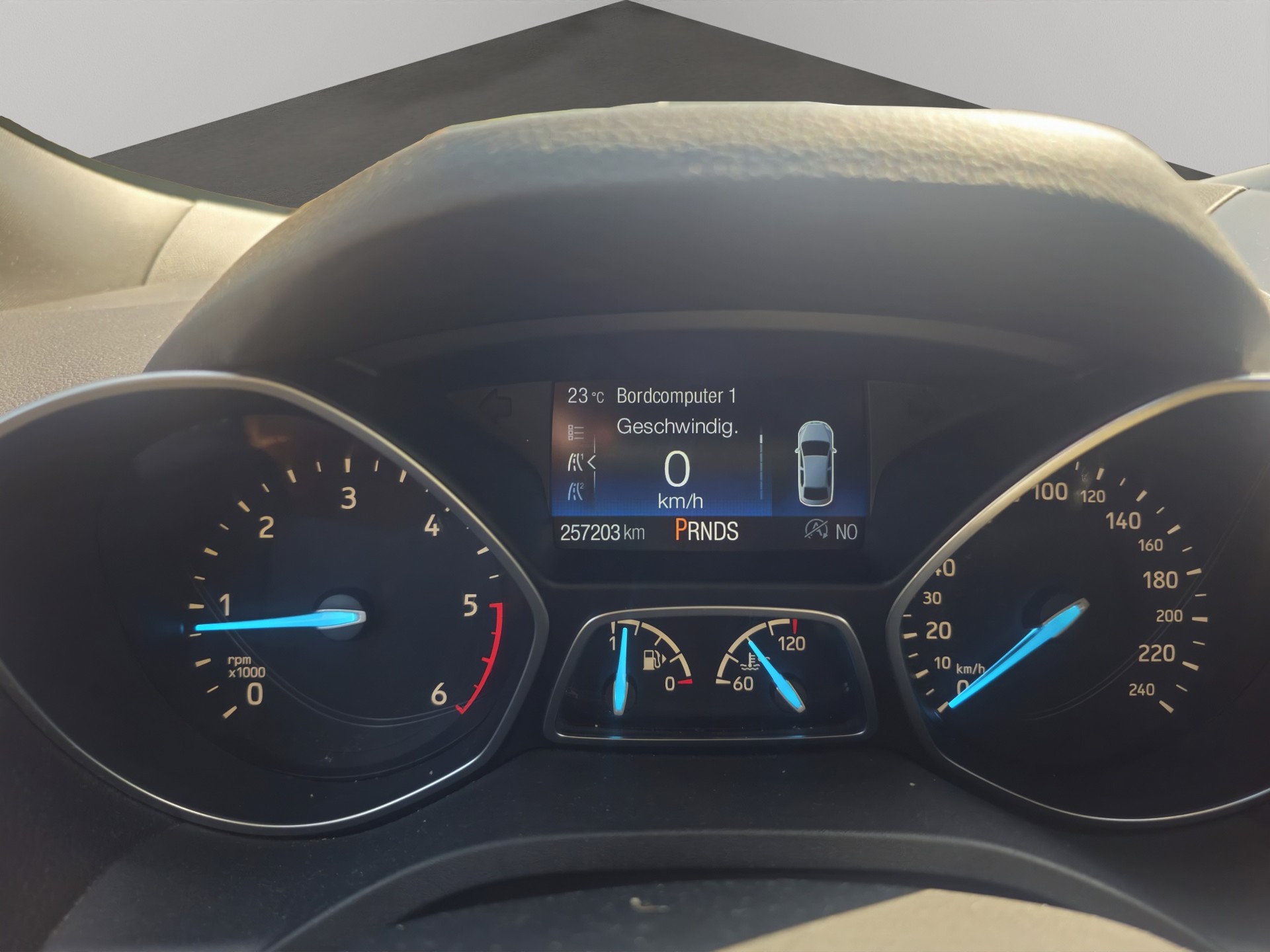 FORD Kuga 2.0 TDCi ST Line High 4WD PowerShift-image-8